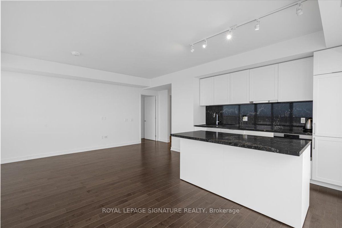 #3402 - 15 Queens Quay Property Photo 5