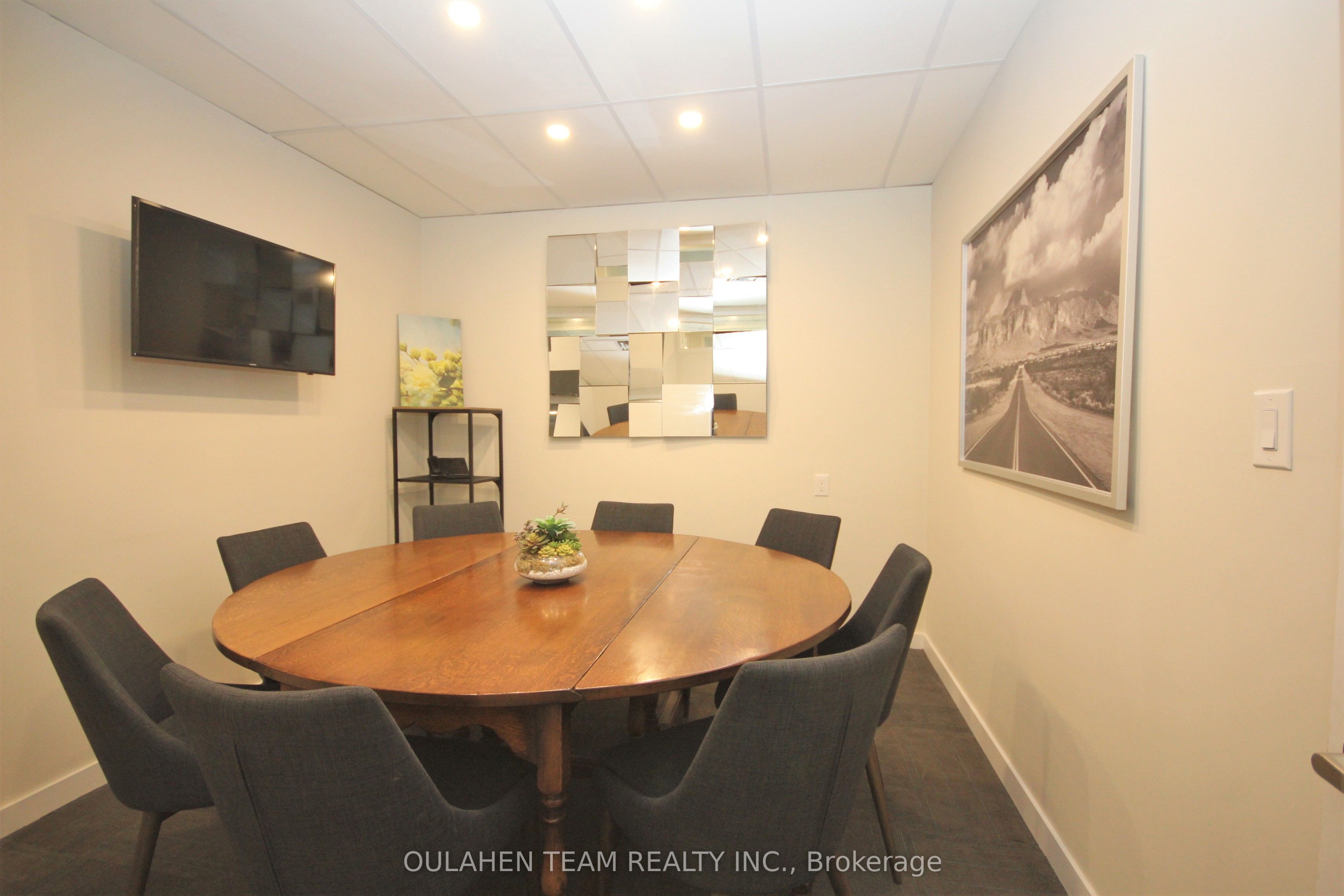 #407c - 1100 Sheppard Avenue Property Photo 4
