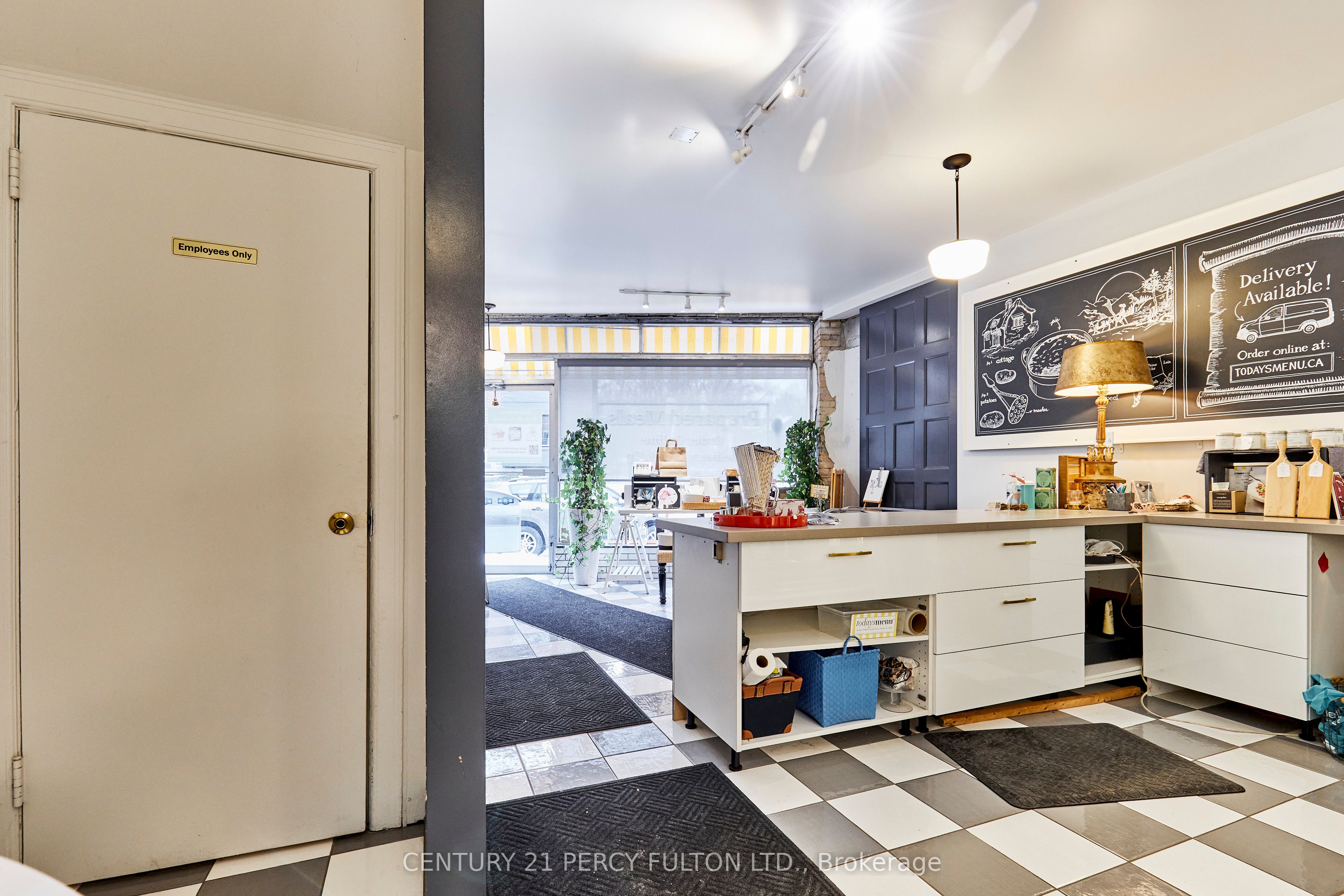 852 Millwood Road Property Photo 14
