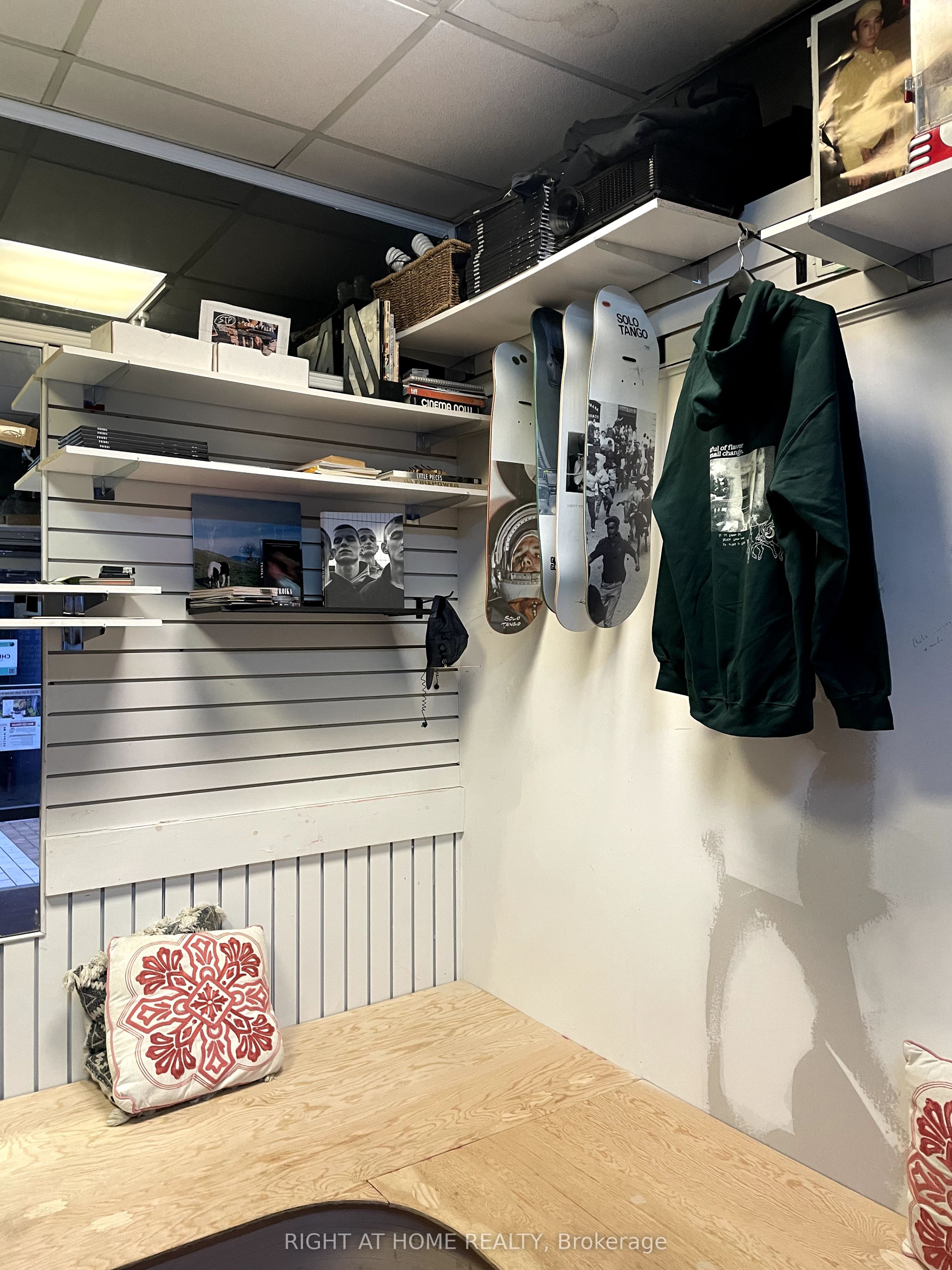 #6 - 301 Spadina Avenue Property Photo 7