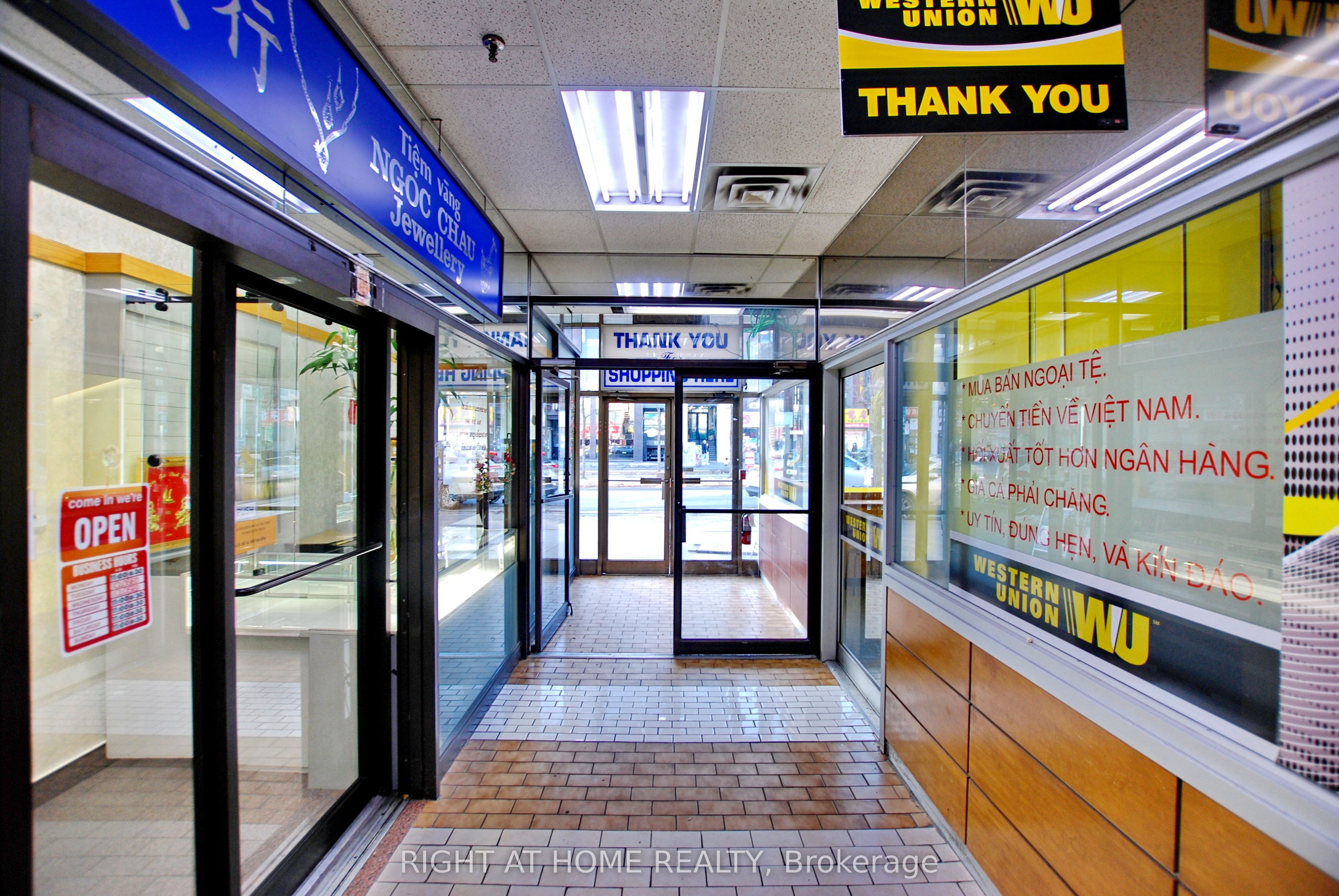 #6 - 301 Spadina Avenue Property Photo 10