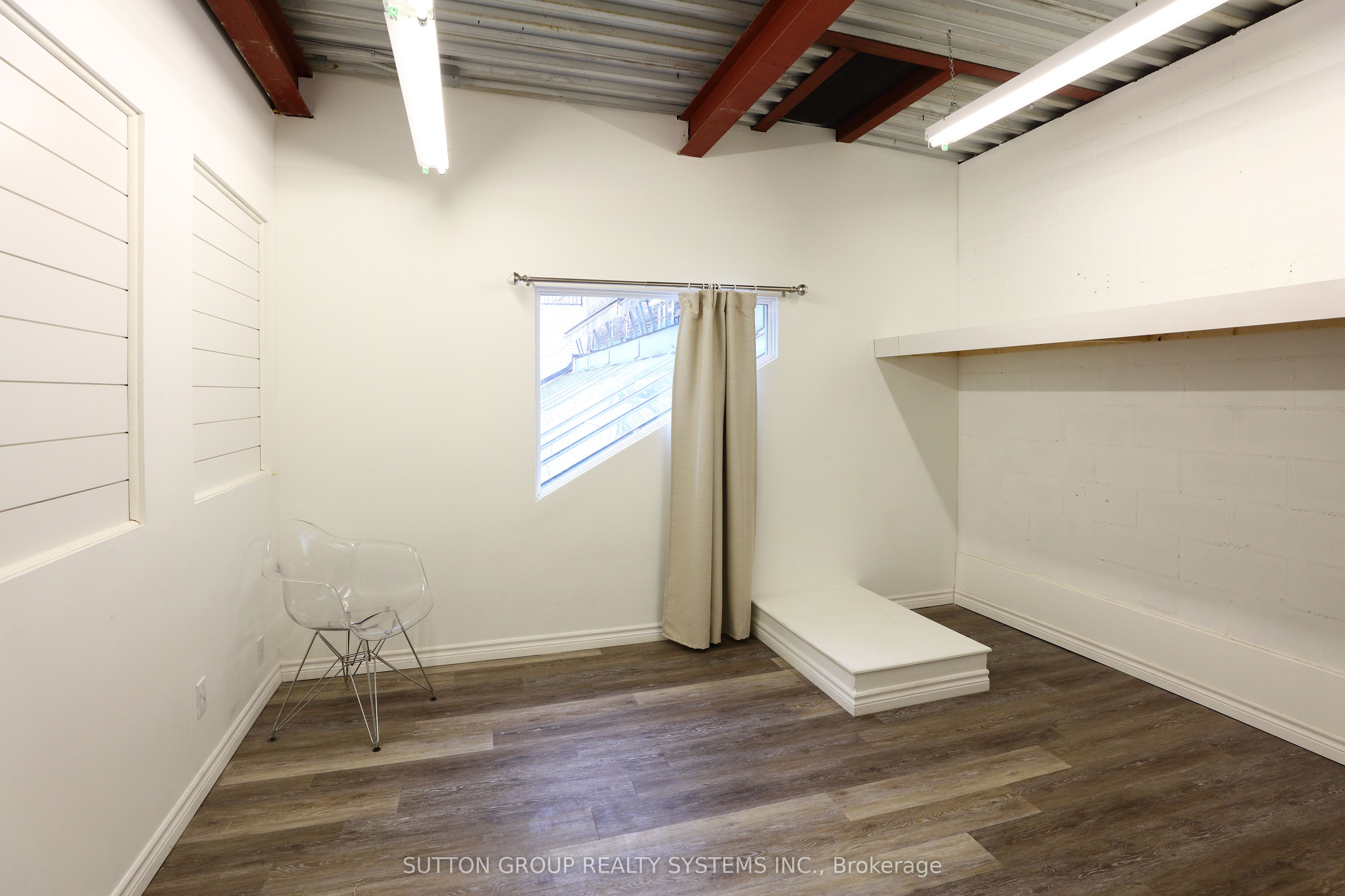 #2nd Fl - 328 330 Queen Street Property Photo 3