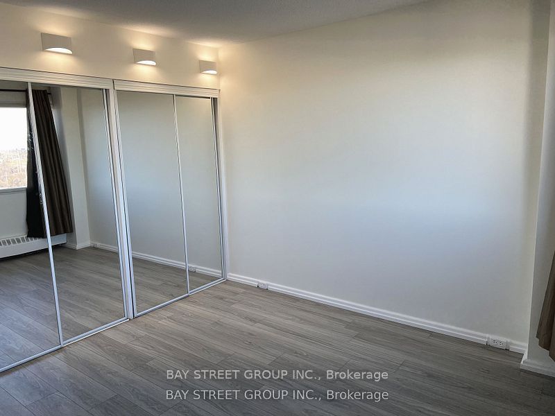 #ph01 - 725 Don Mills Road Property Photo 6