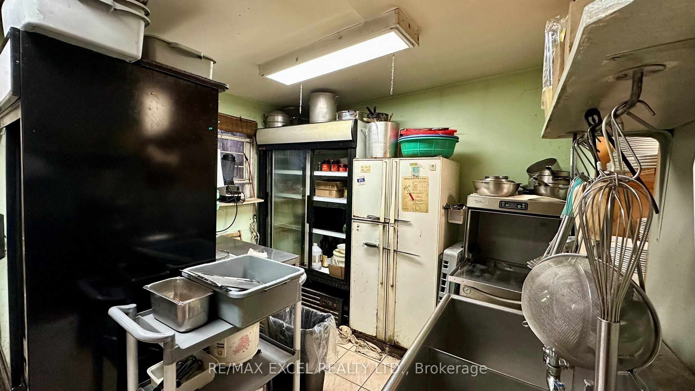 207 Ossington Avenue Property Photo 6
