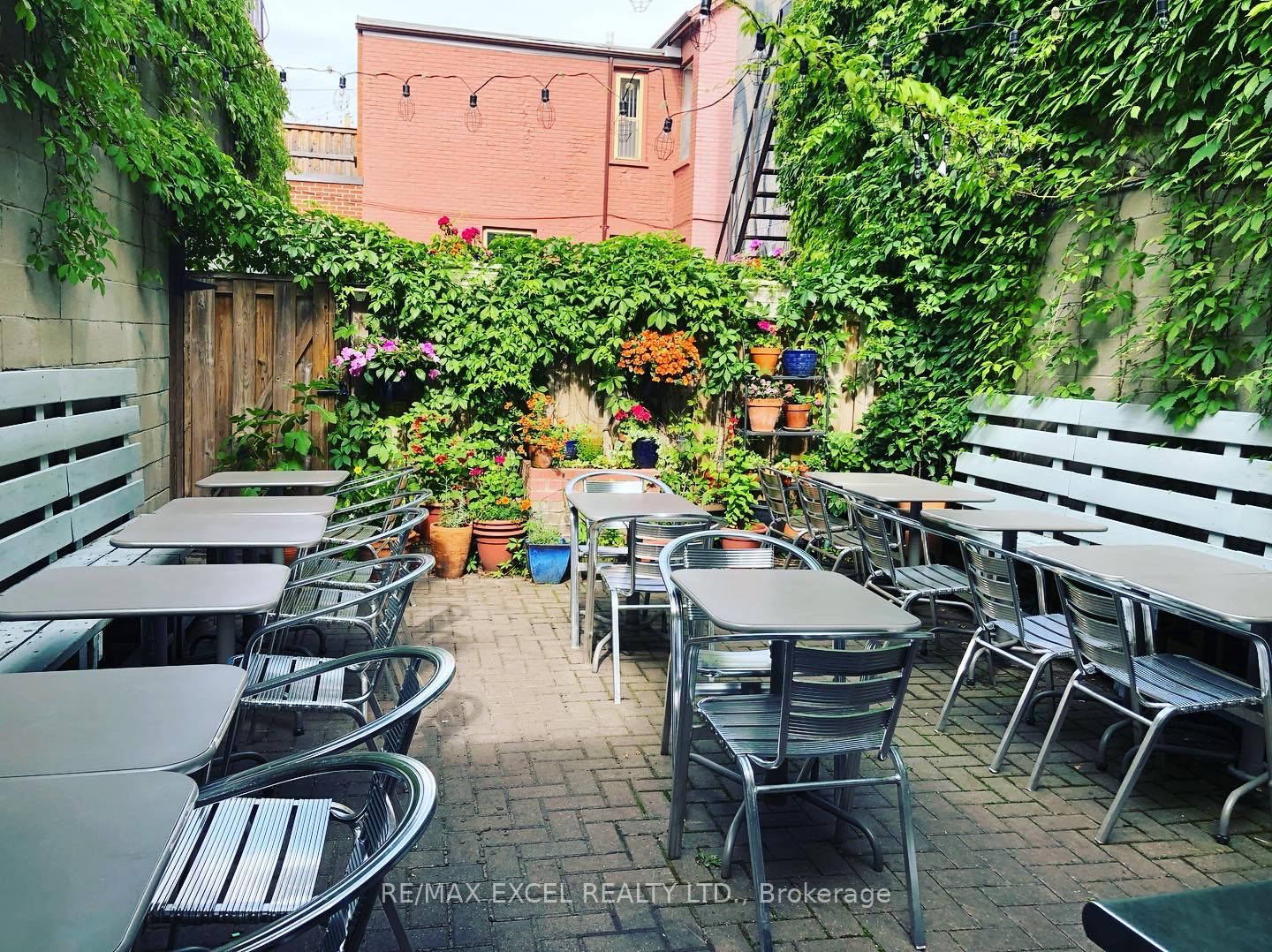207 Ossington Avenue Property Photo 8