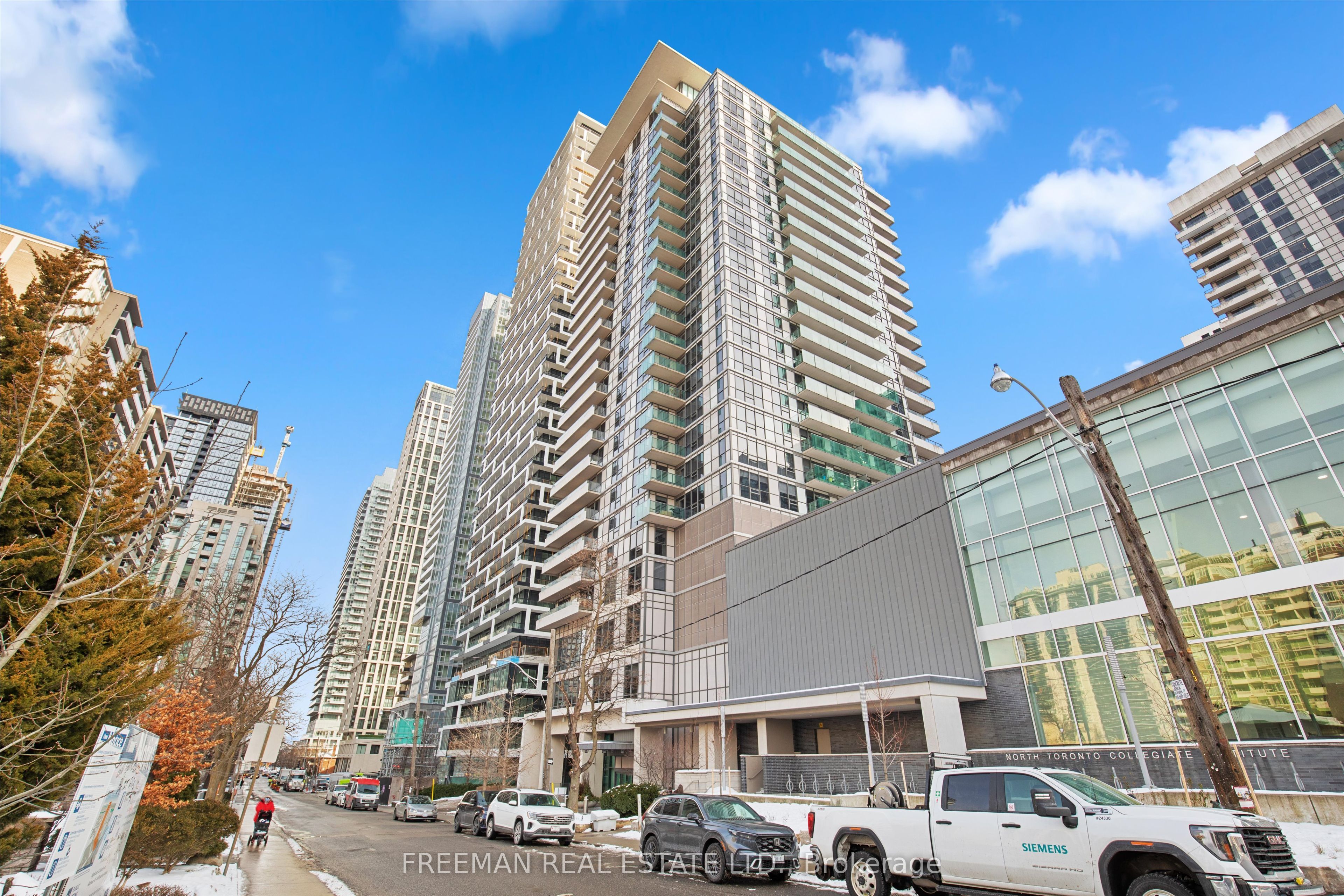 #1005 - 25 Broadway Avenue Property Photo 1