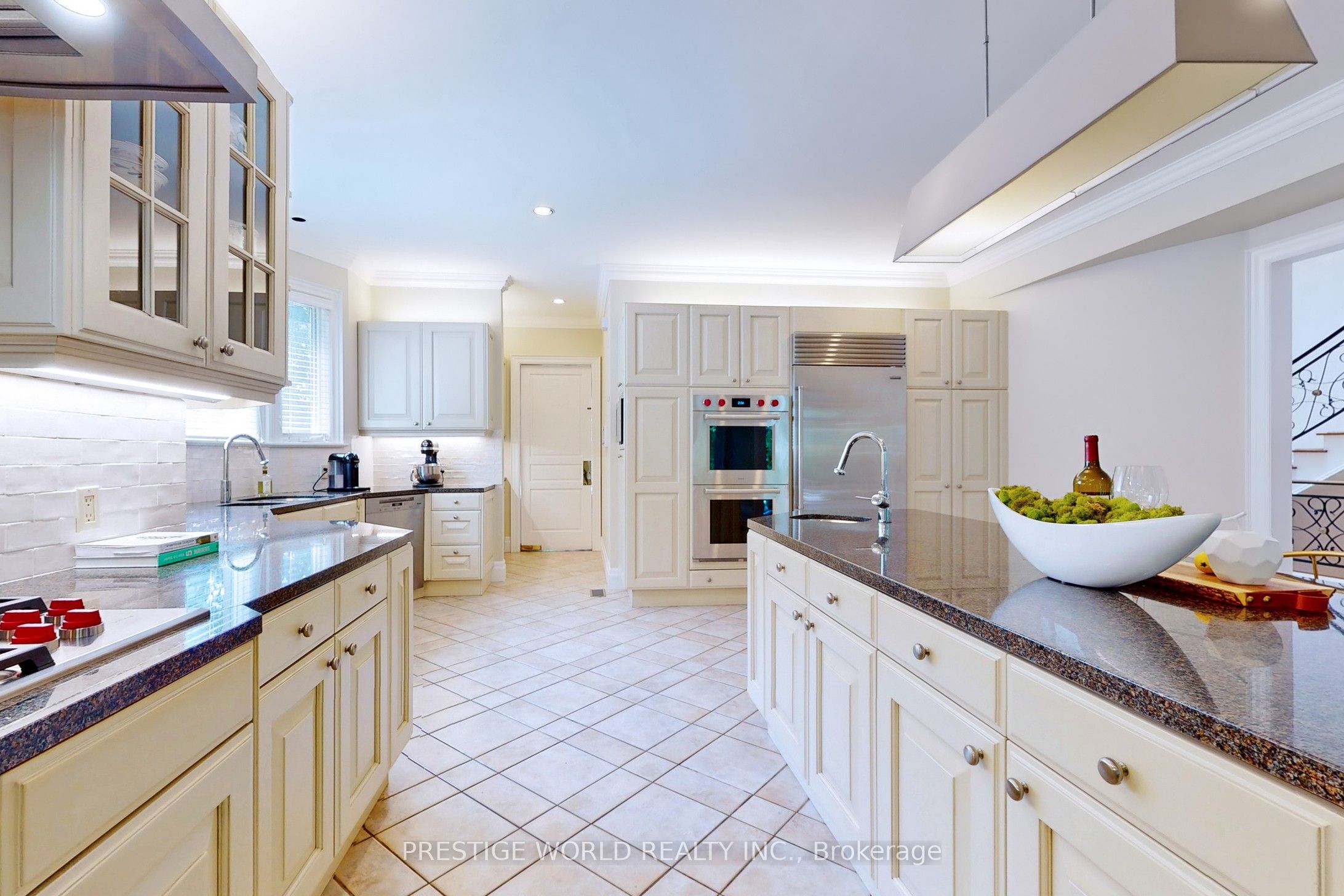 37 Rollscourt Drive Property Photo 12