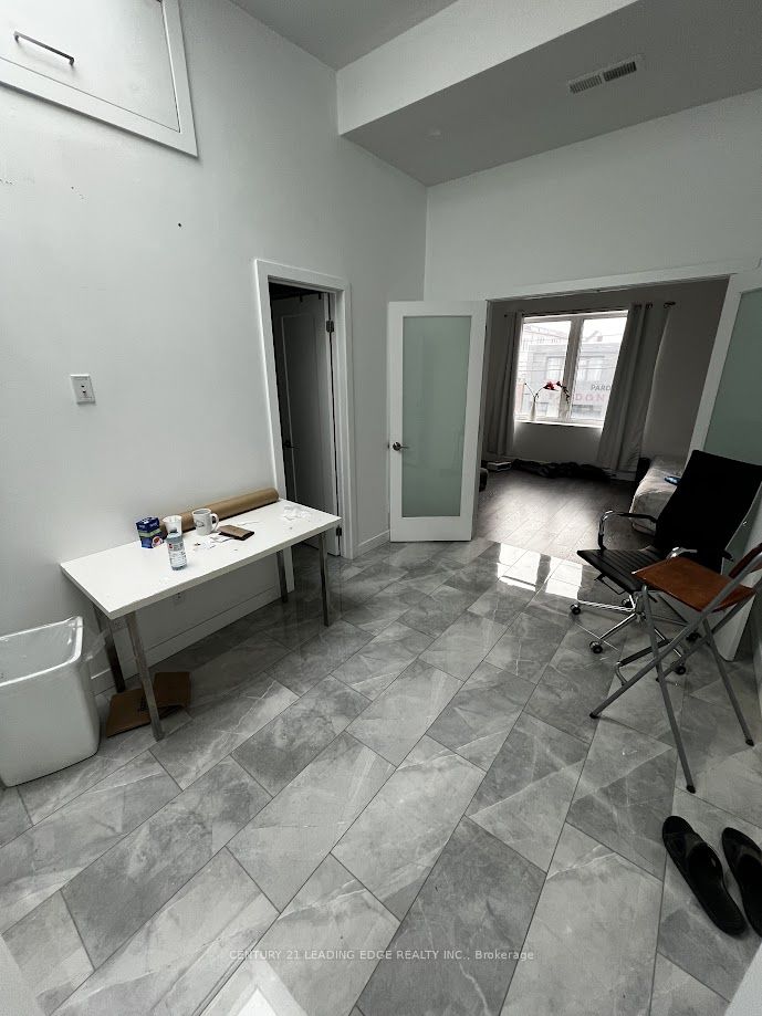 1375 Bathurst Street Property Photo 6