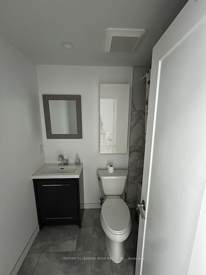 1375 Bathurst Street Property Photo 7