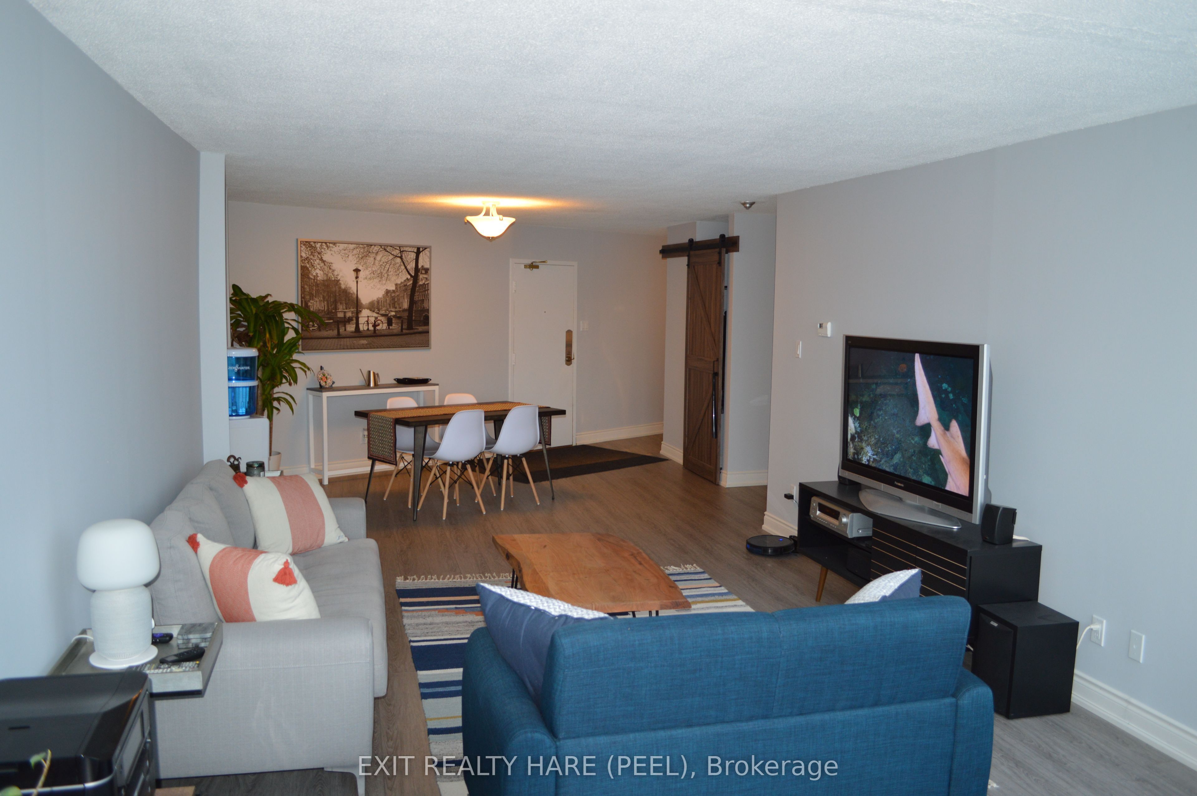 #1108 - 250 Queens Quay Property Photo 3