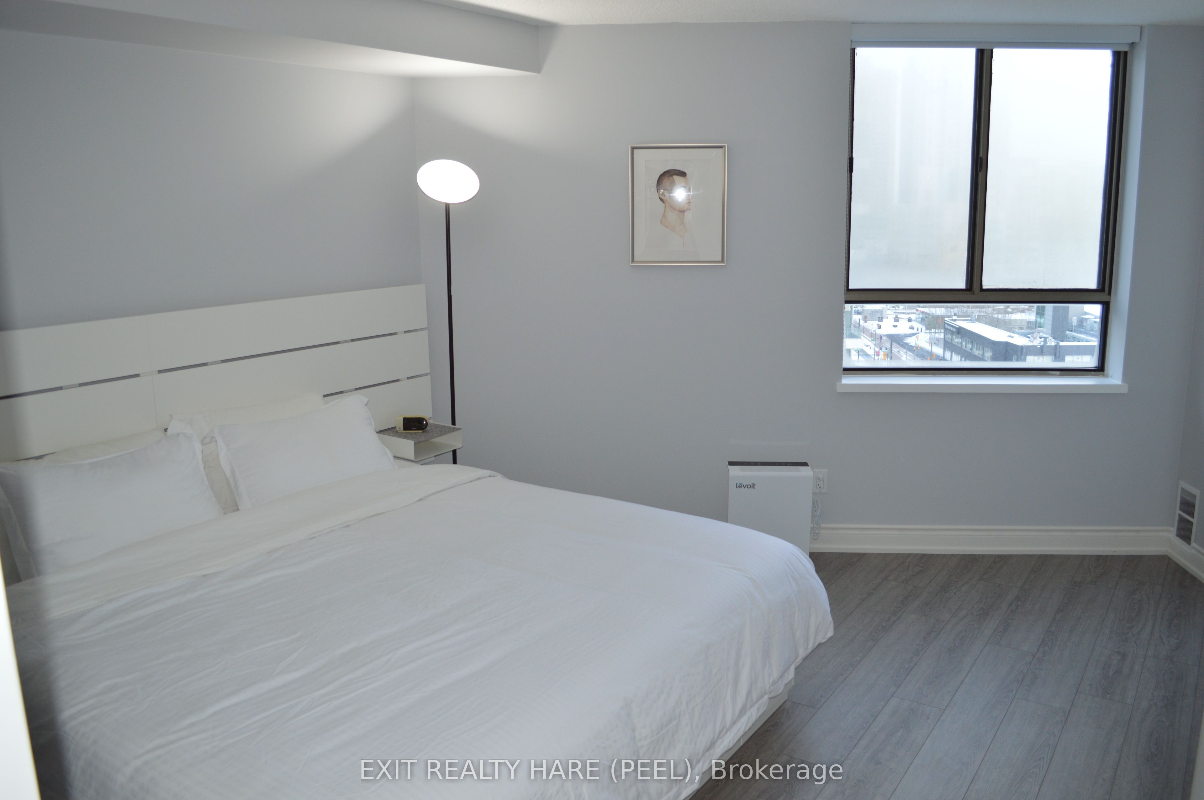 #1108 - 250 Queens Quay Property Photo 8