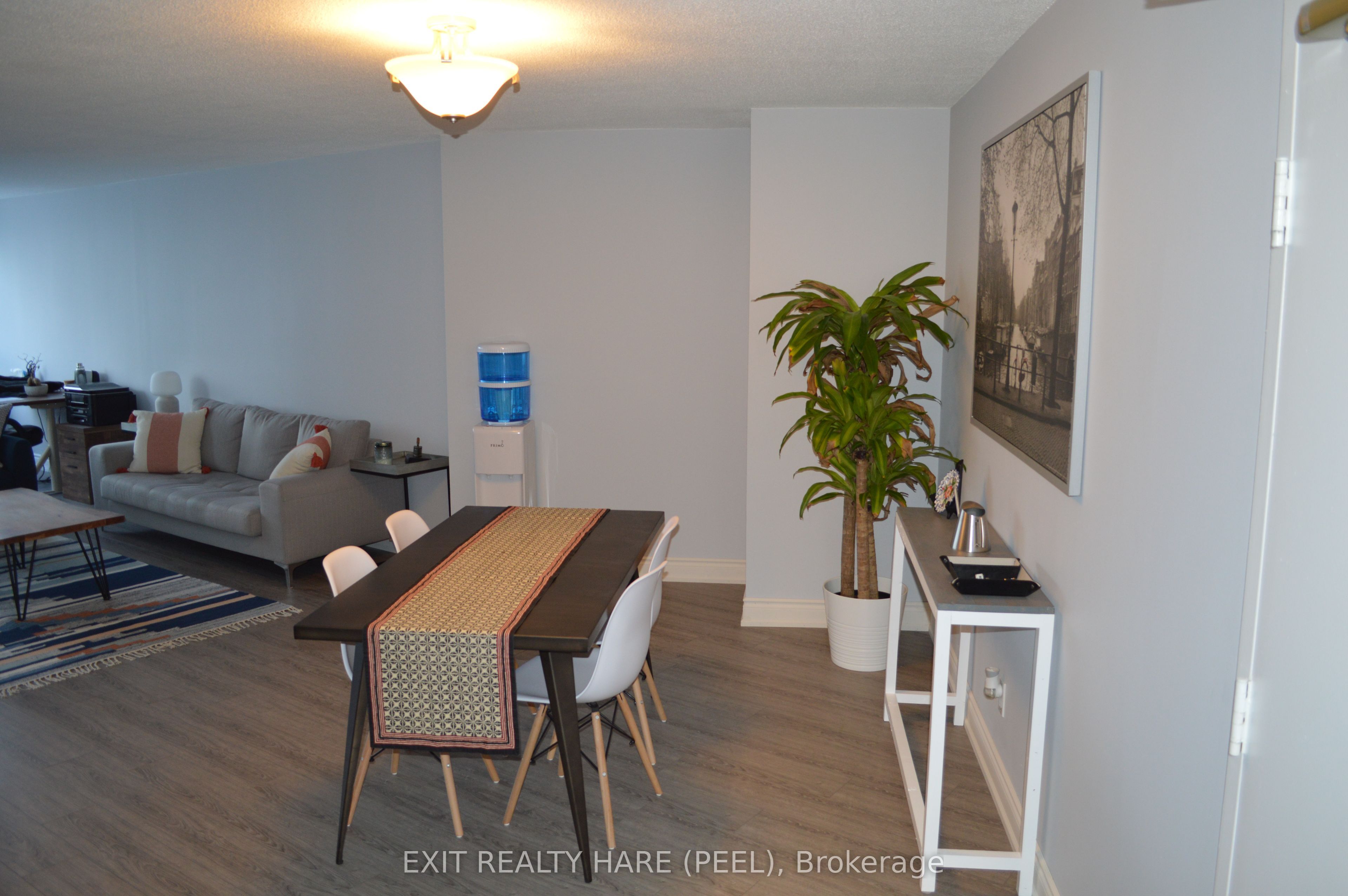 #1108 - 250 Queens Quay Property Photo 9