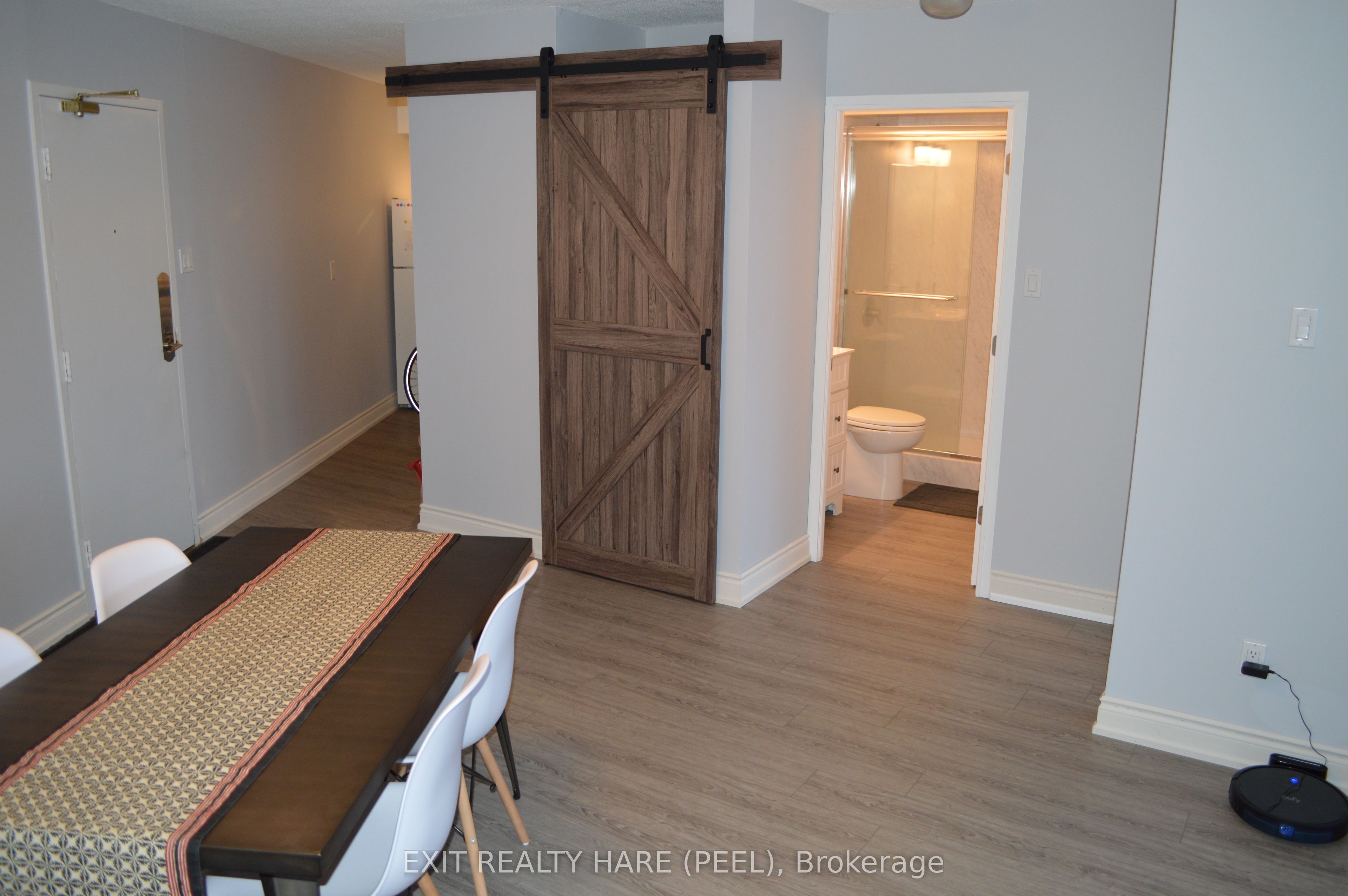 #1108 - 250 Queens Quay Property Photo 10
