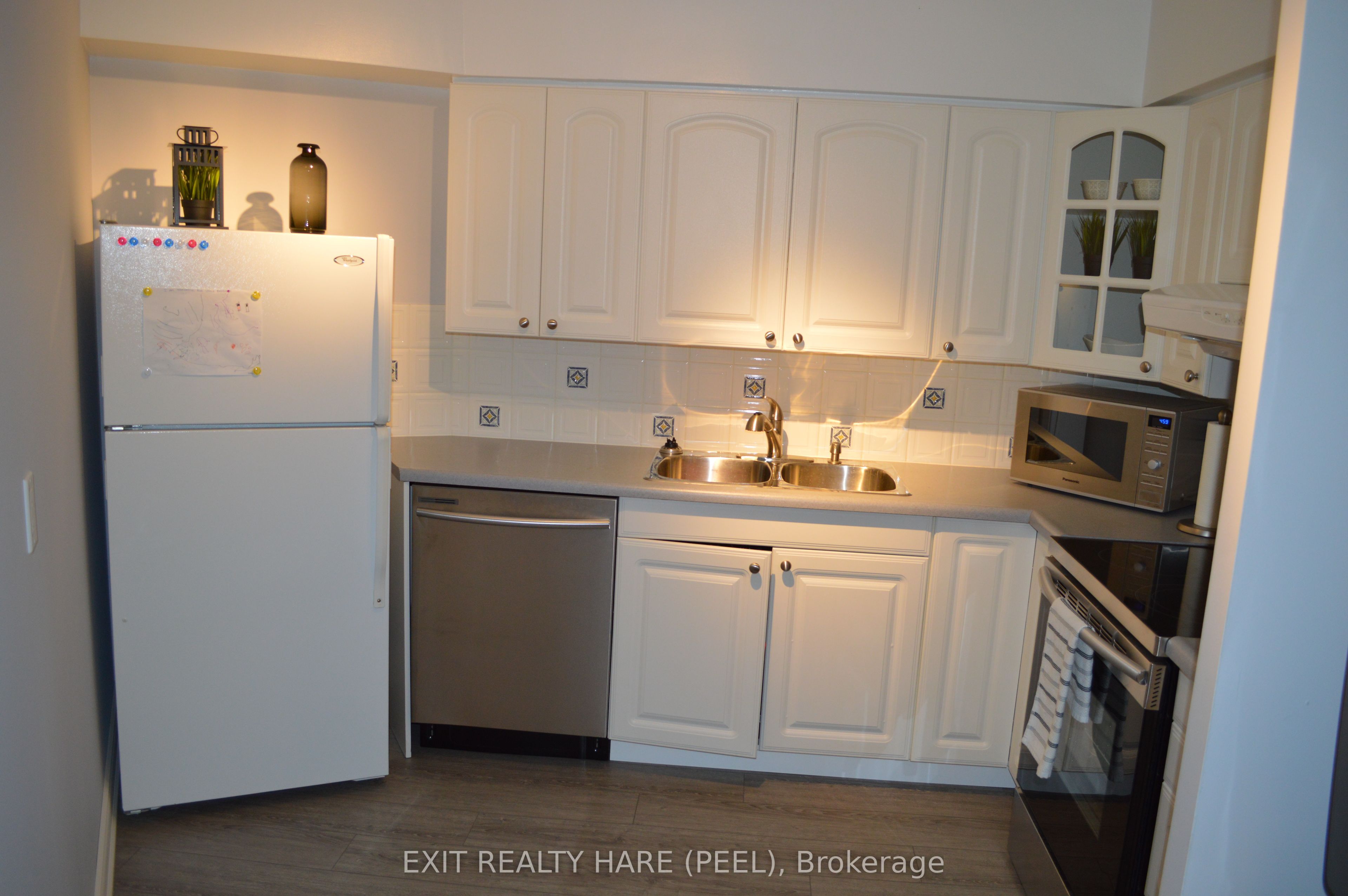 #1108 - 250 Queens Quay Property Photo 11
