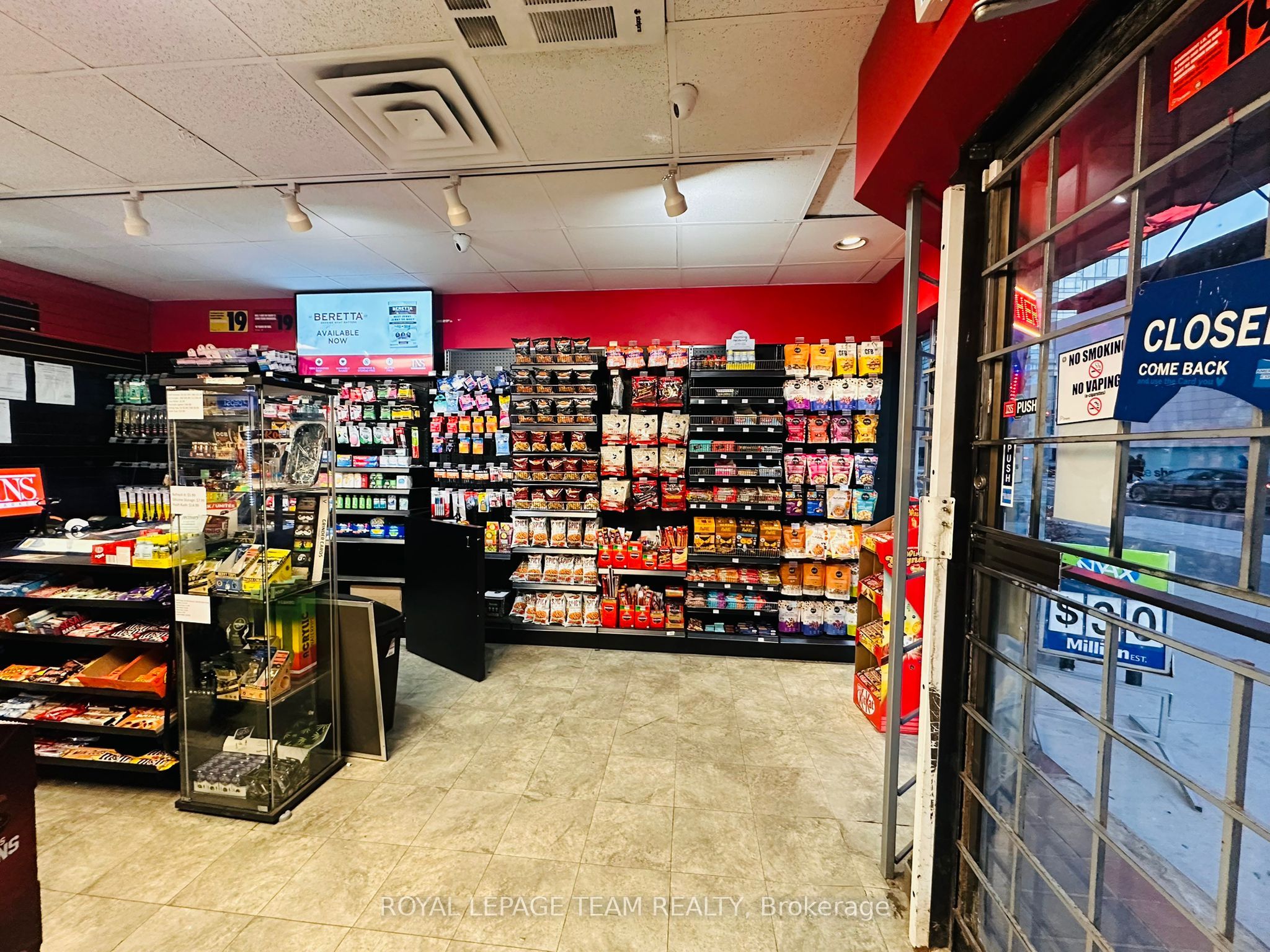 #105 - 262 Bloor St W Street Property Photo 2