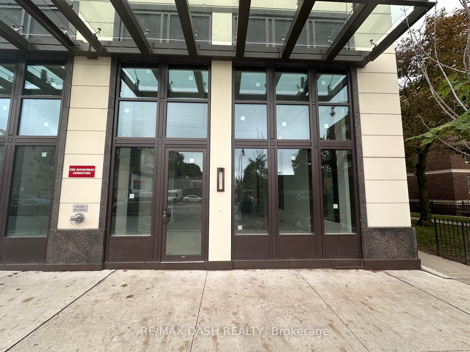 #b - 2781 Yonge Street Property Photo 2