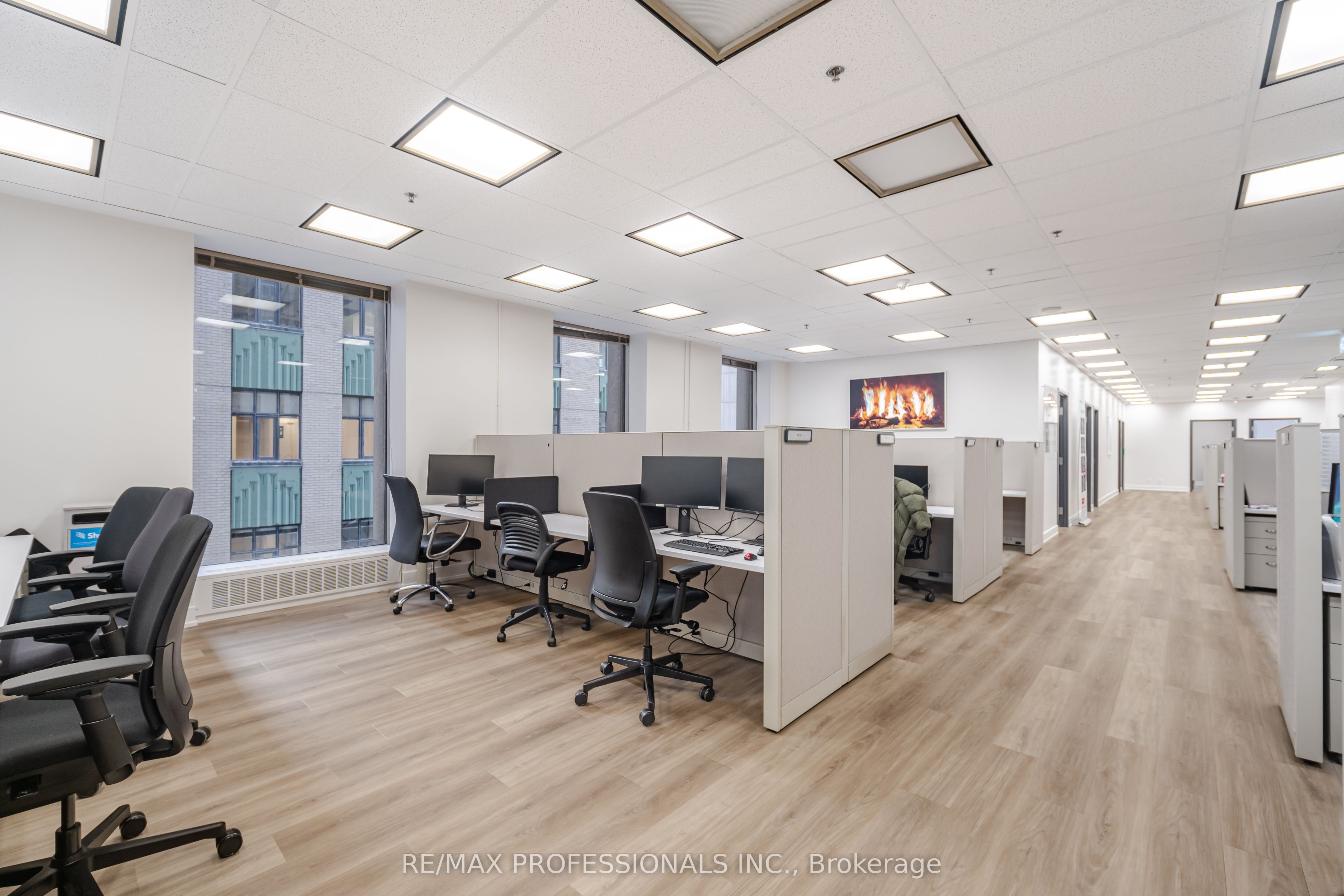 #800 - 65 Queen Street Property Photo 12