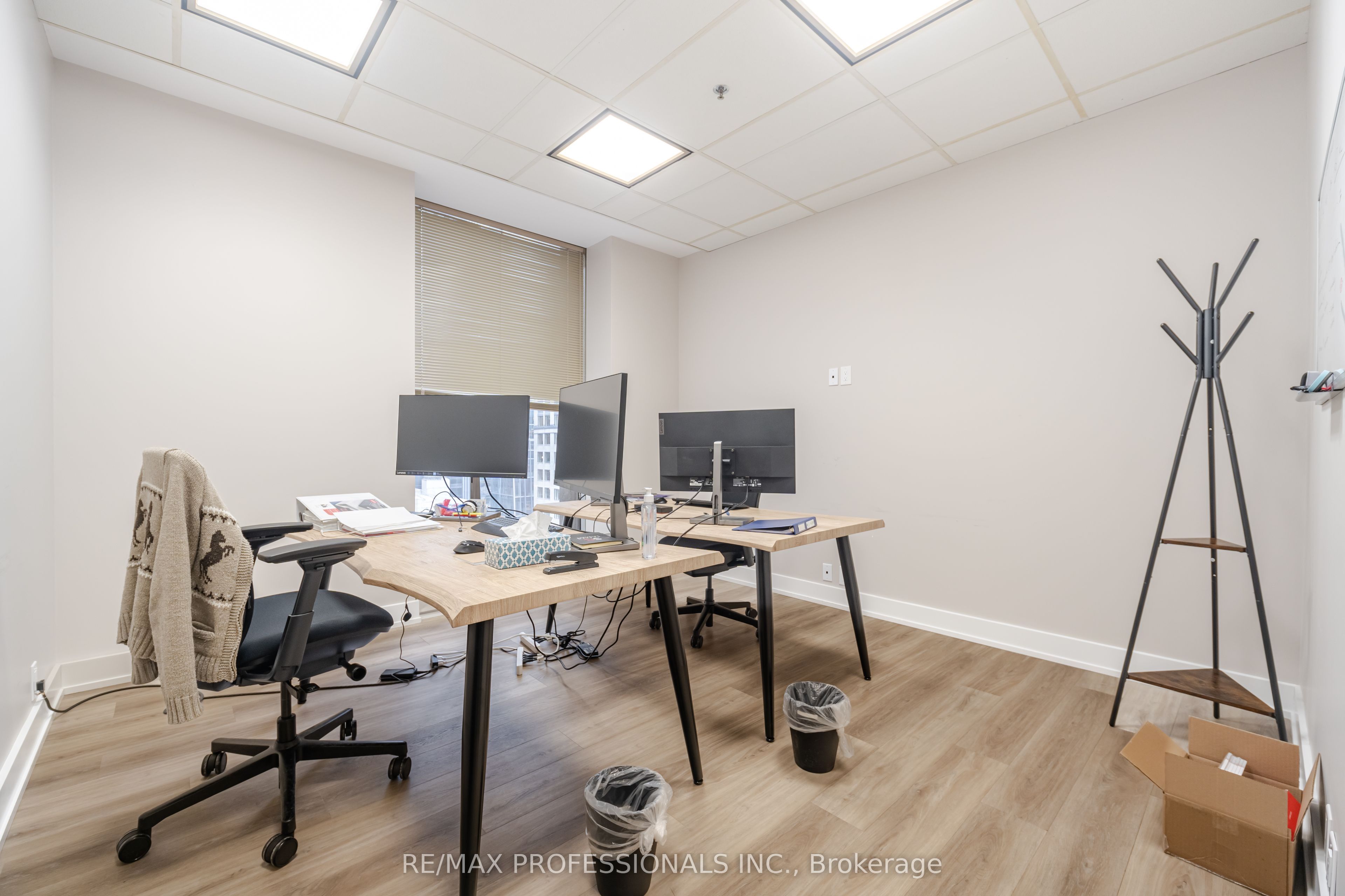 #800 - 65 Queen Street Property Photo 16