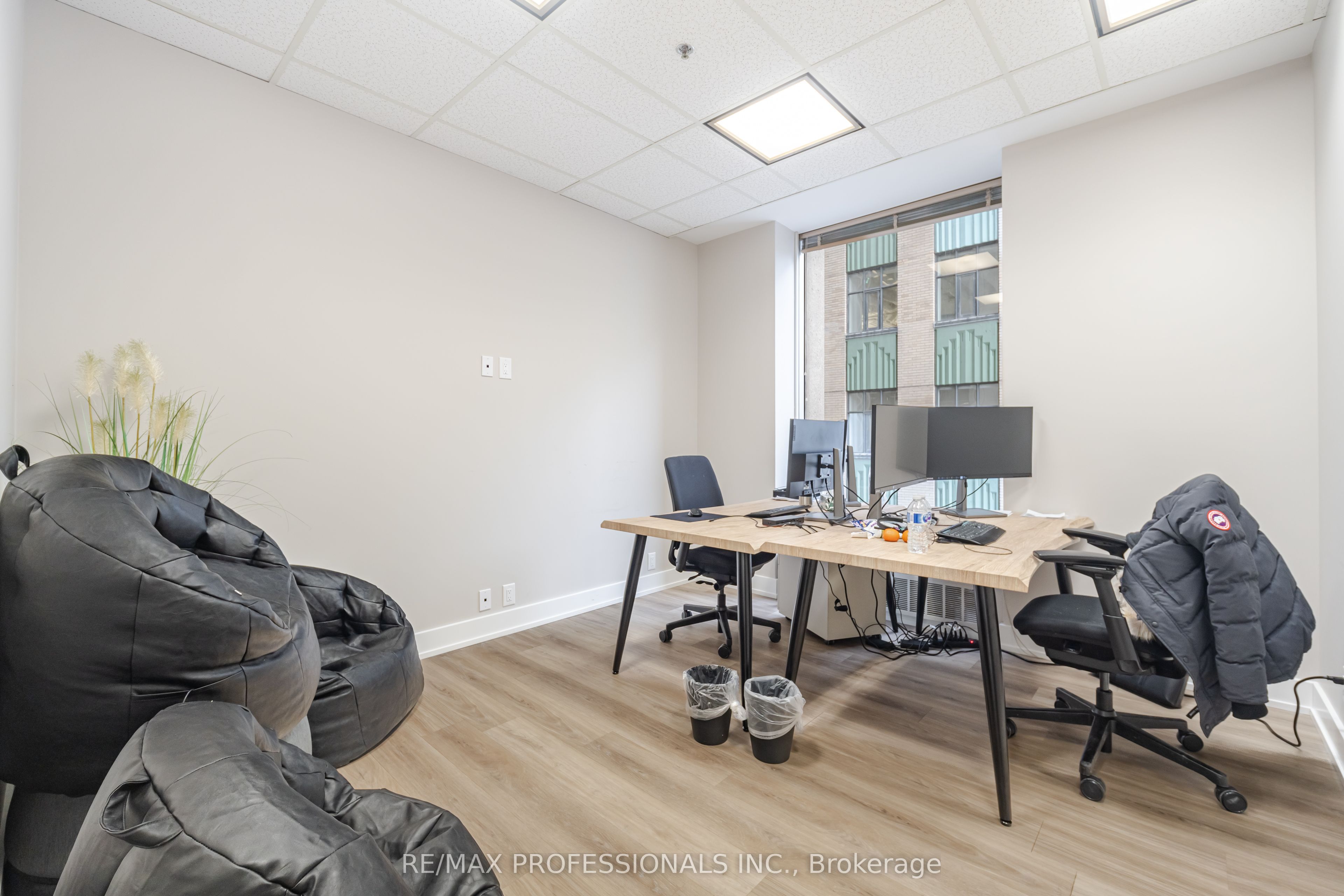 #800 - 65 Queen Street Property Photo 17