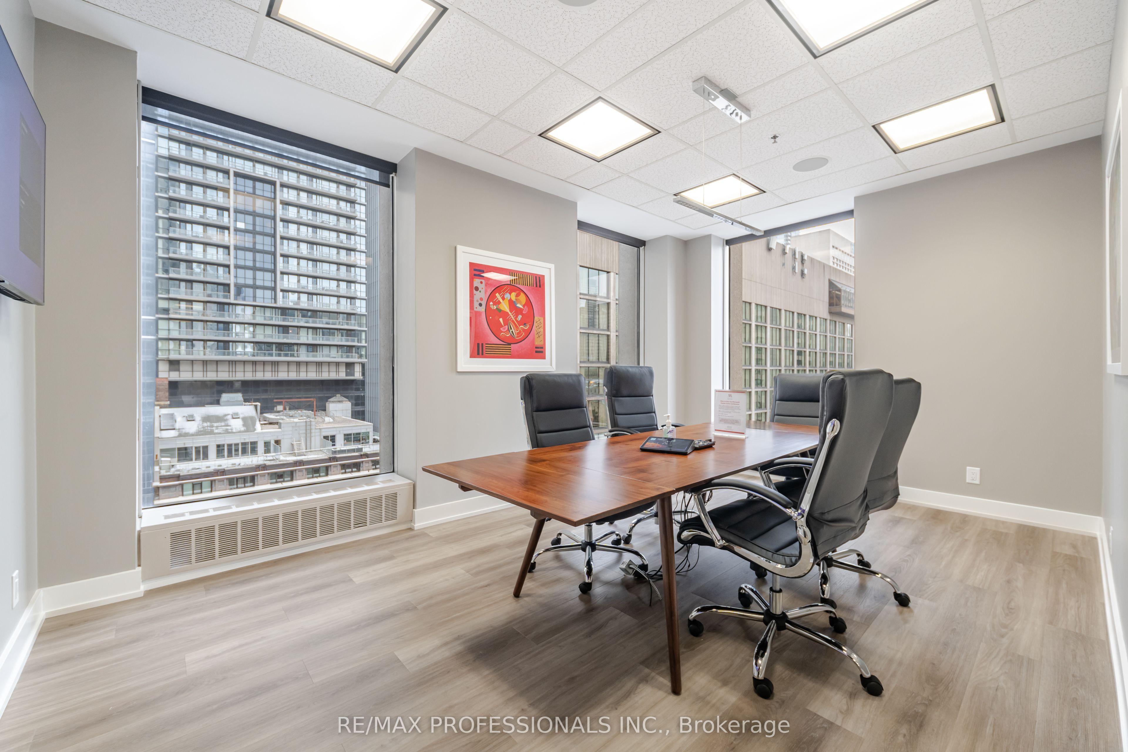 #800 - 65 Queen Street Property Photo 18