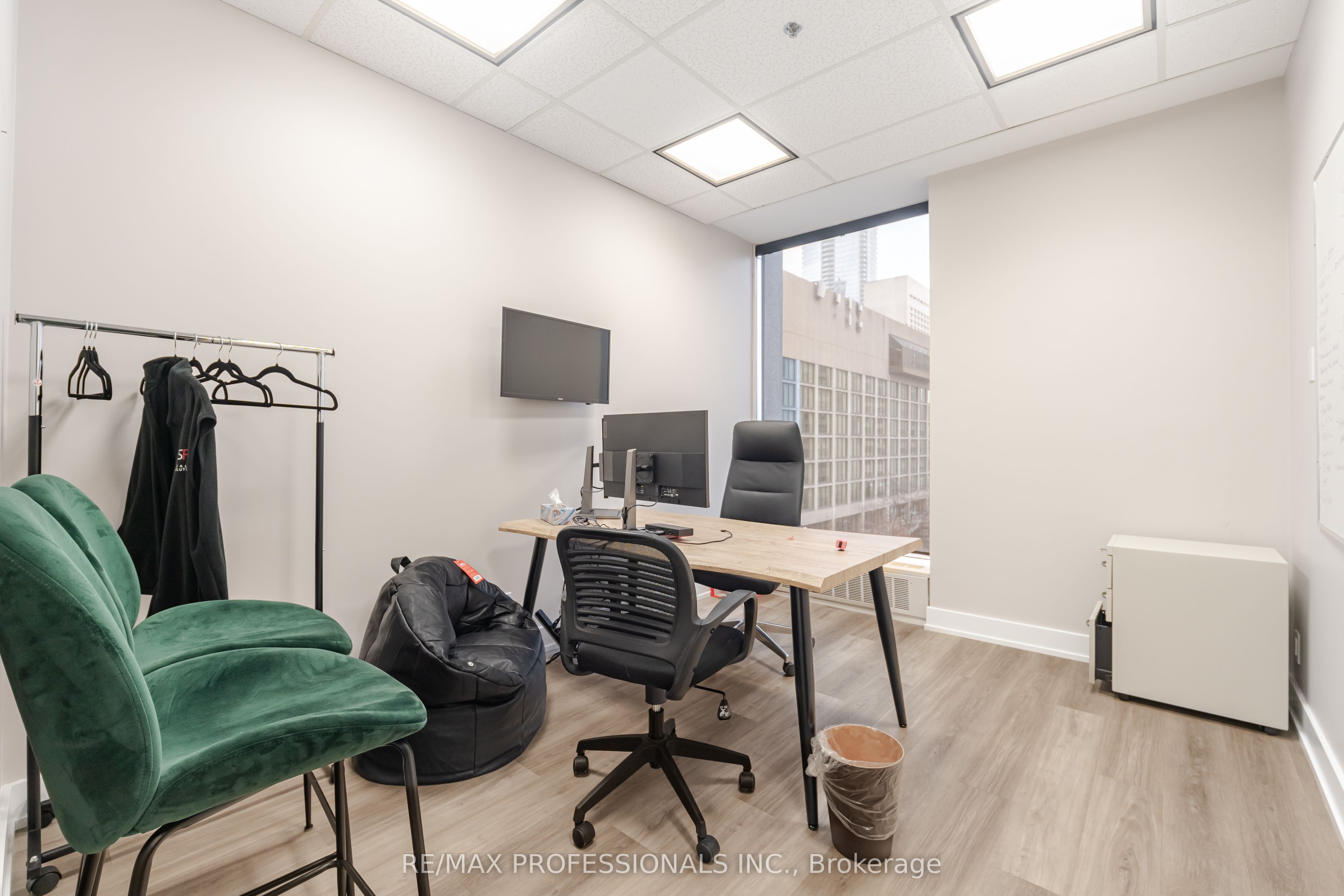 #800 - 65 Queen Street Property Photo 19