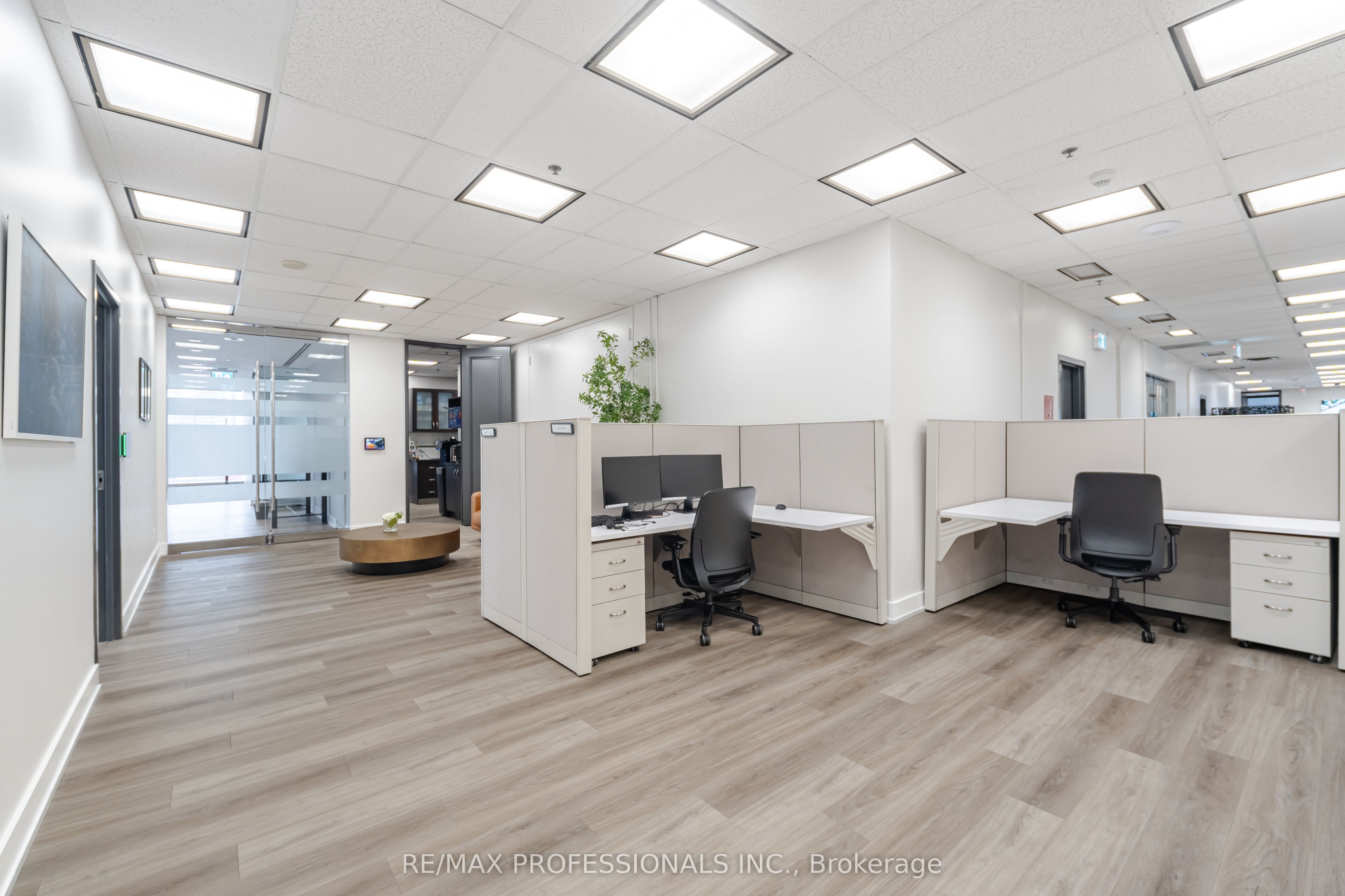 #800 - 65 Queen Street Property Photo 24
