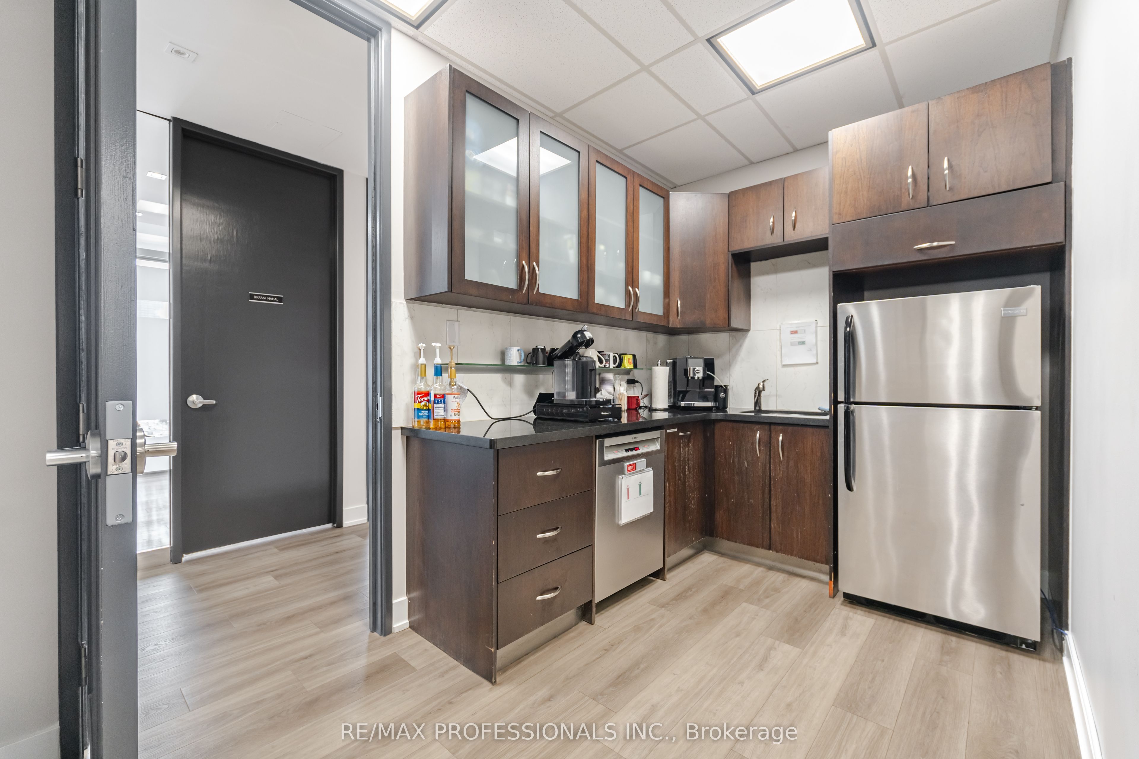 #800 - 65 Queen Street Property Photo 26