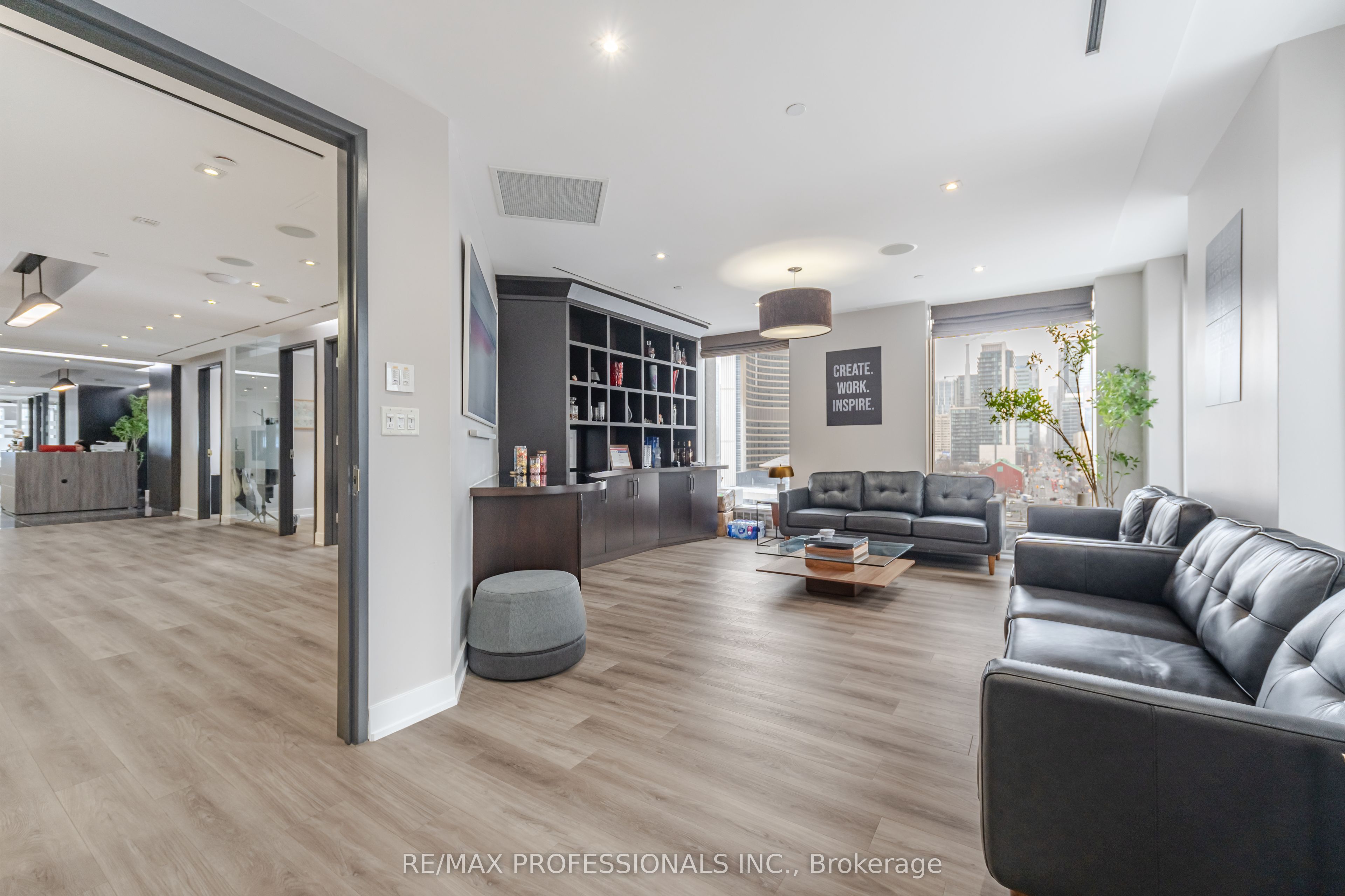 #800 - 65 Queen Street Property Photo 28