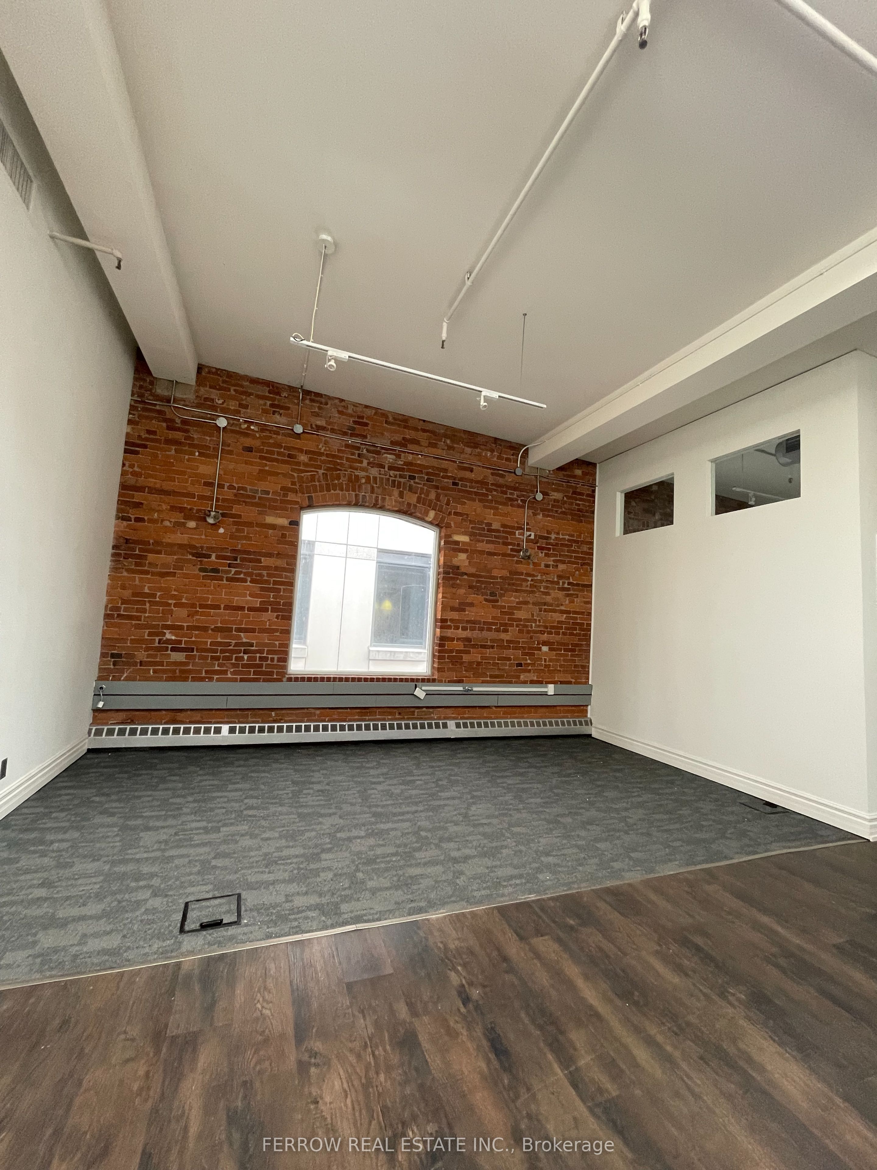 #500 - 160 John Street Property Photo 1
