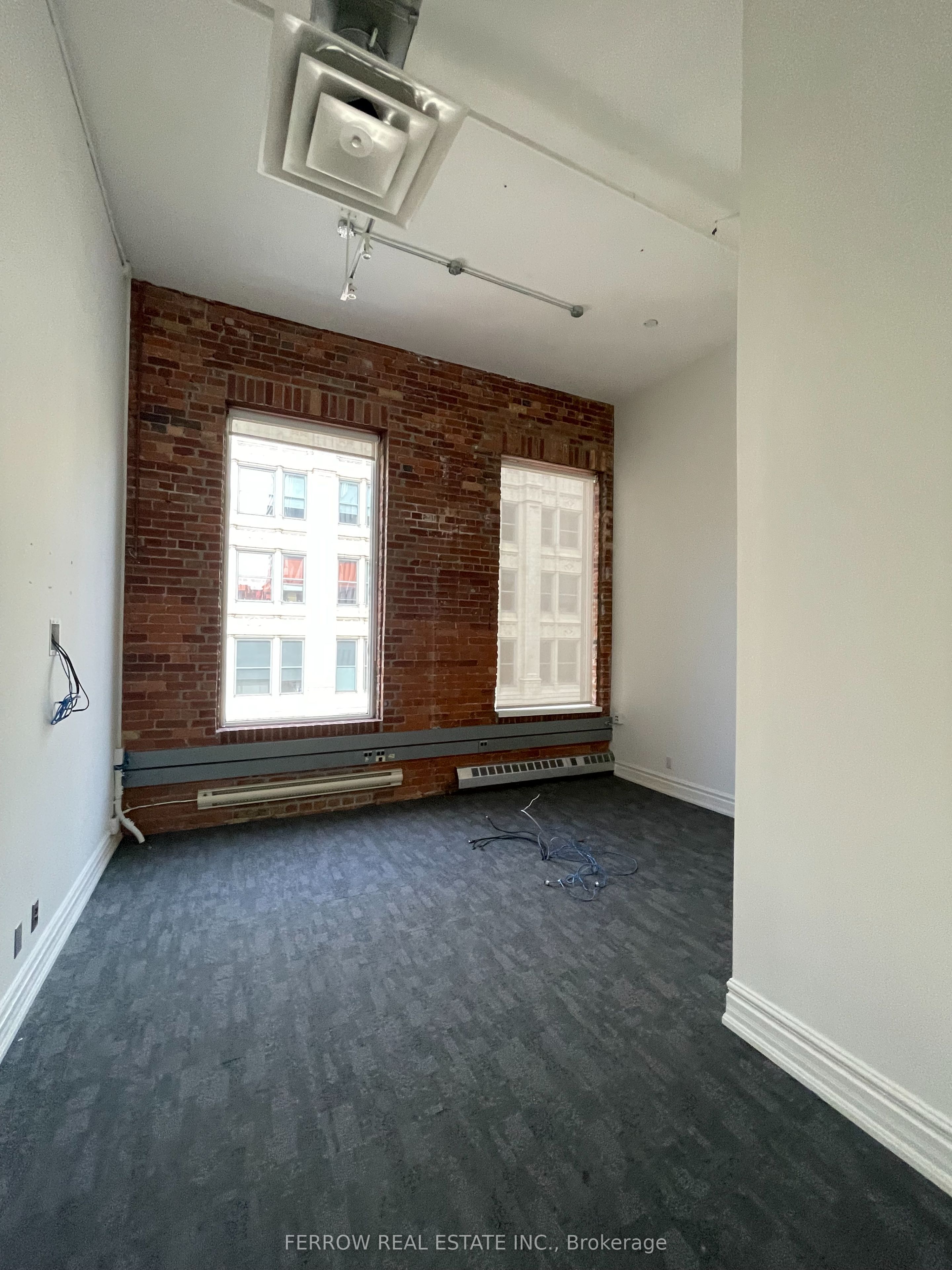 #500 - 160 John Street Property Photo 3