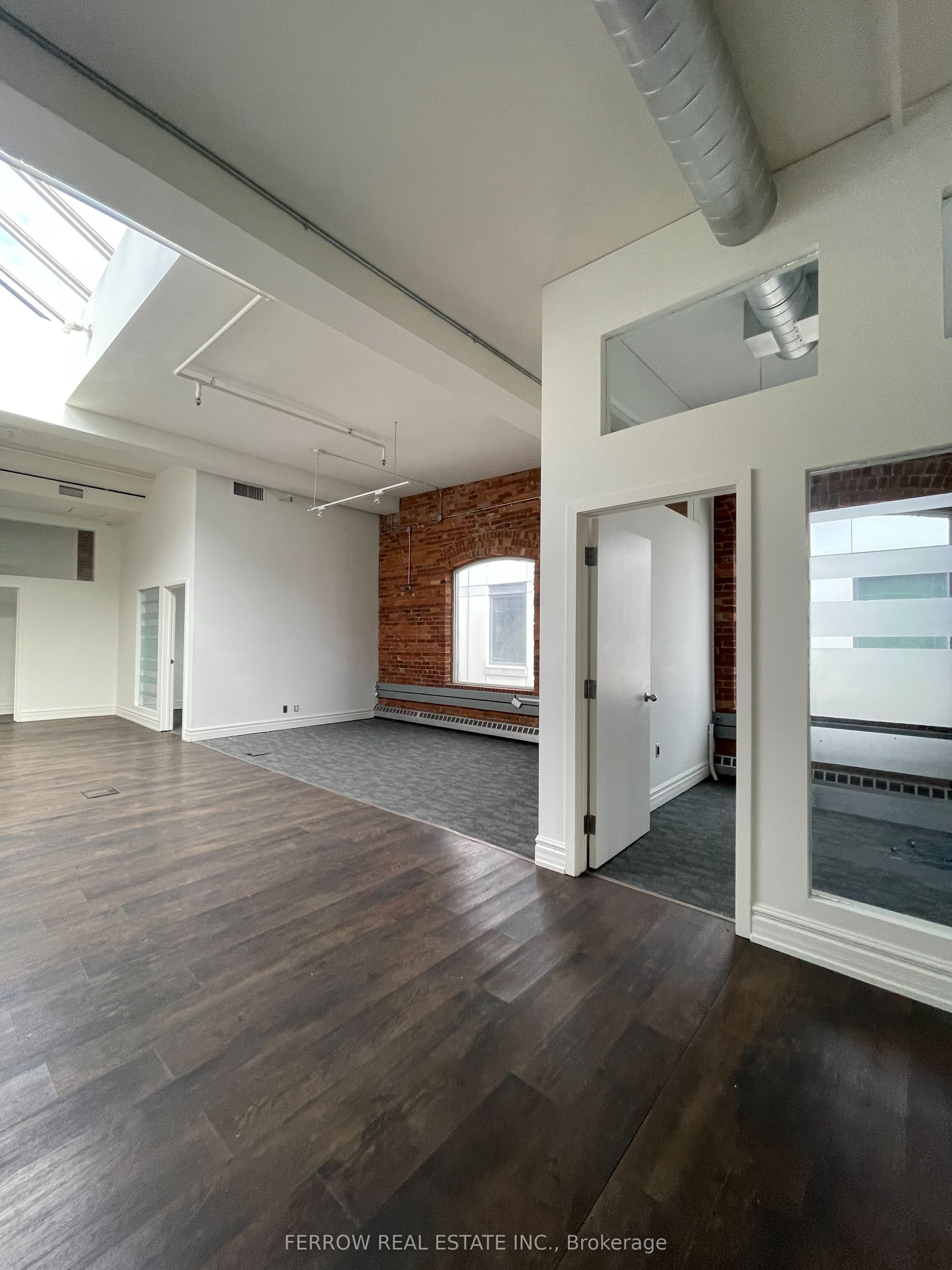 #500 - 160 John Street Property Photo 6