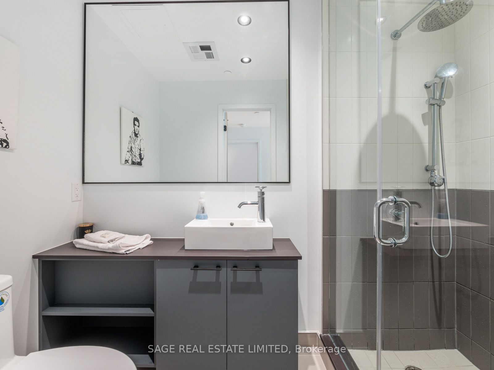 #404 - 41 Dovercourt Road Property Photo 4