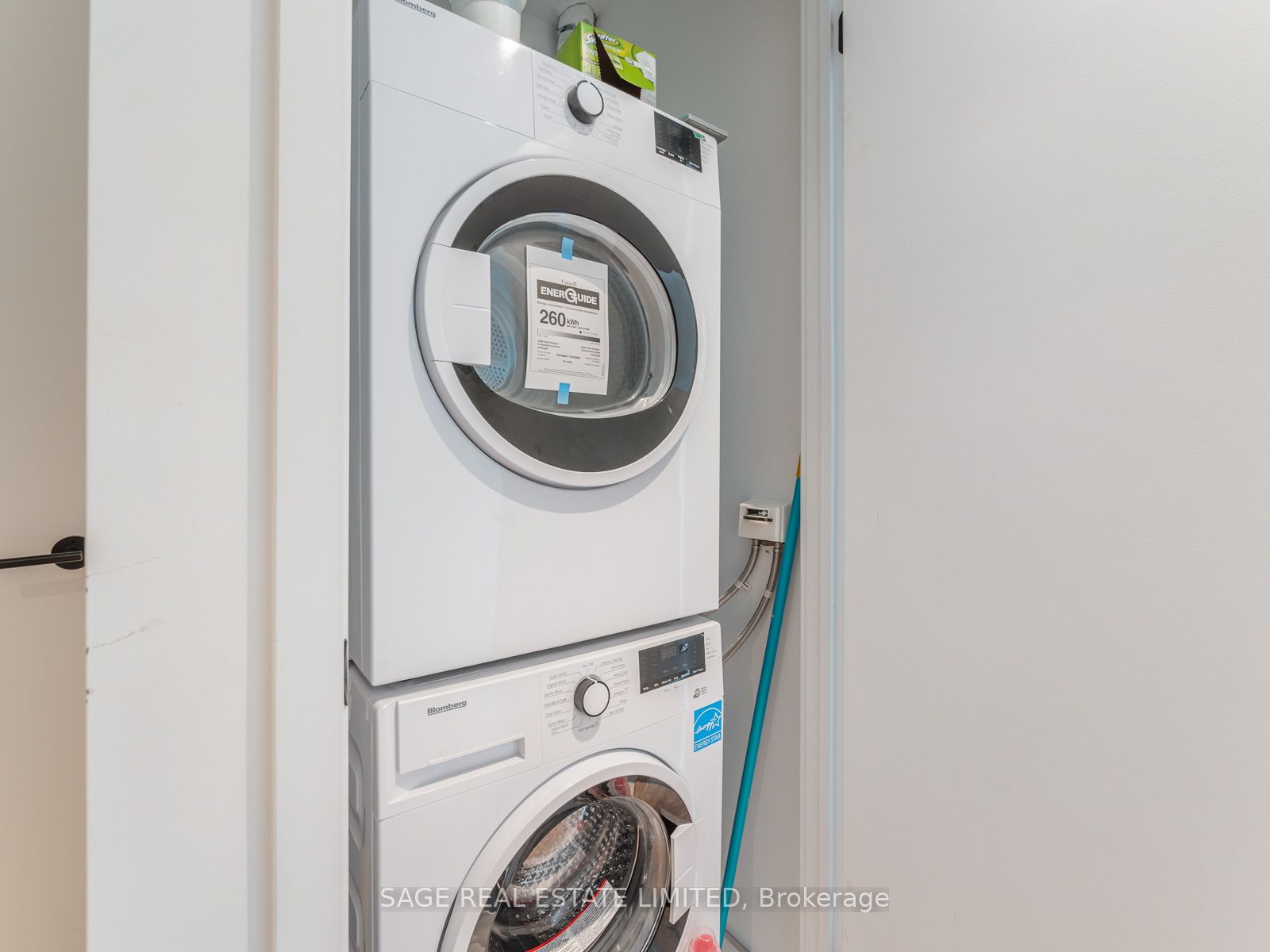#404 - 41 Dovercourt Road Property Photo 5