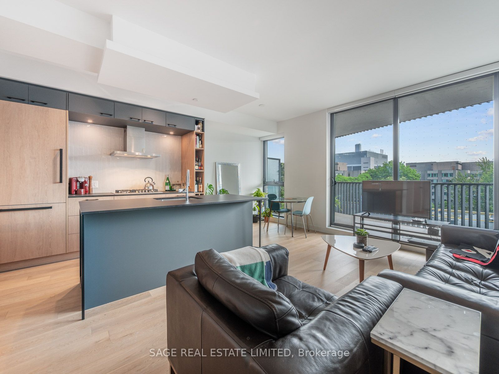 #404 - 41 Dovercourt Road Property Photo 13