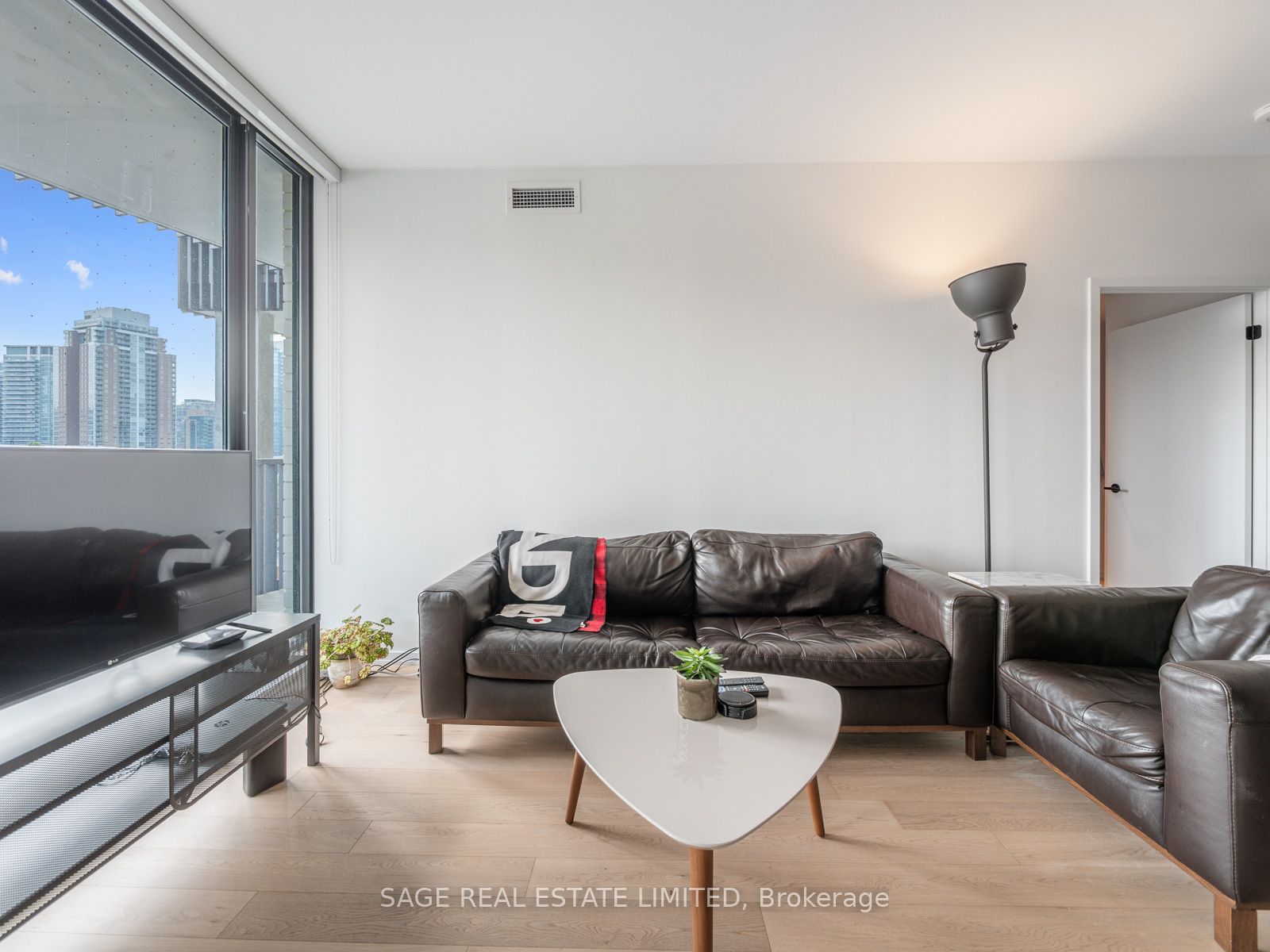 #404 - 41 Dovercourt Road Property Photo 14