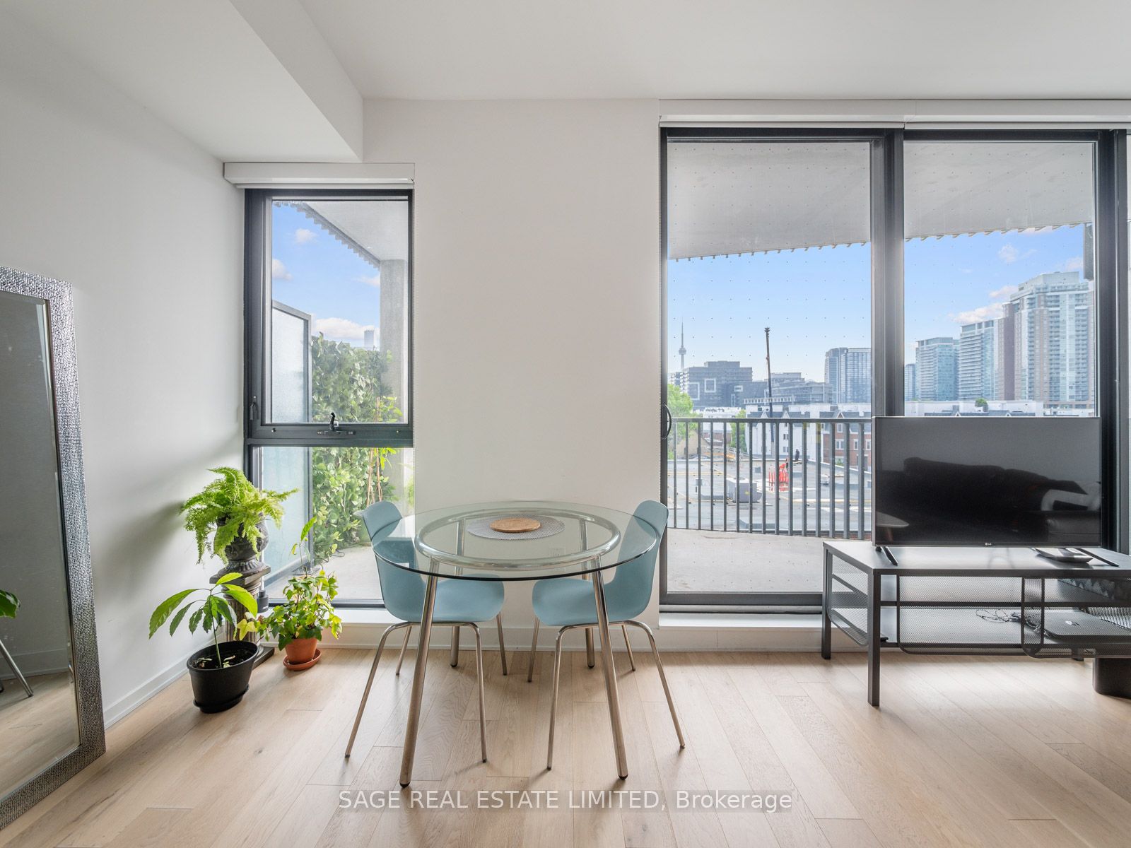 #404 - 41 Dovercourt Road Property Photo 16