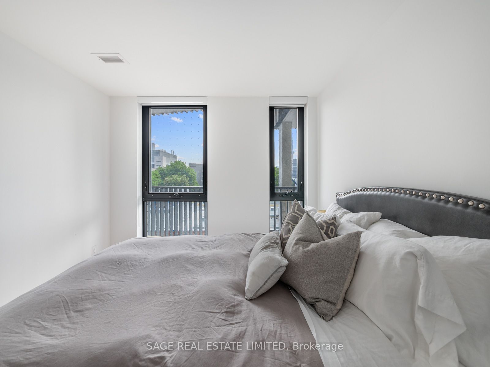 #404 - 41 Dovercourt Road Property Photo 24