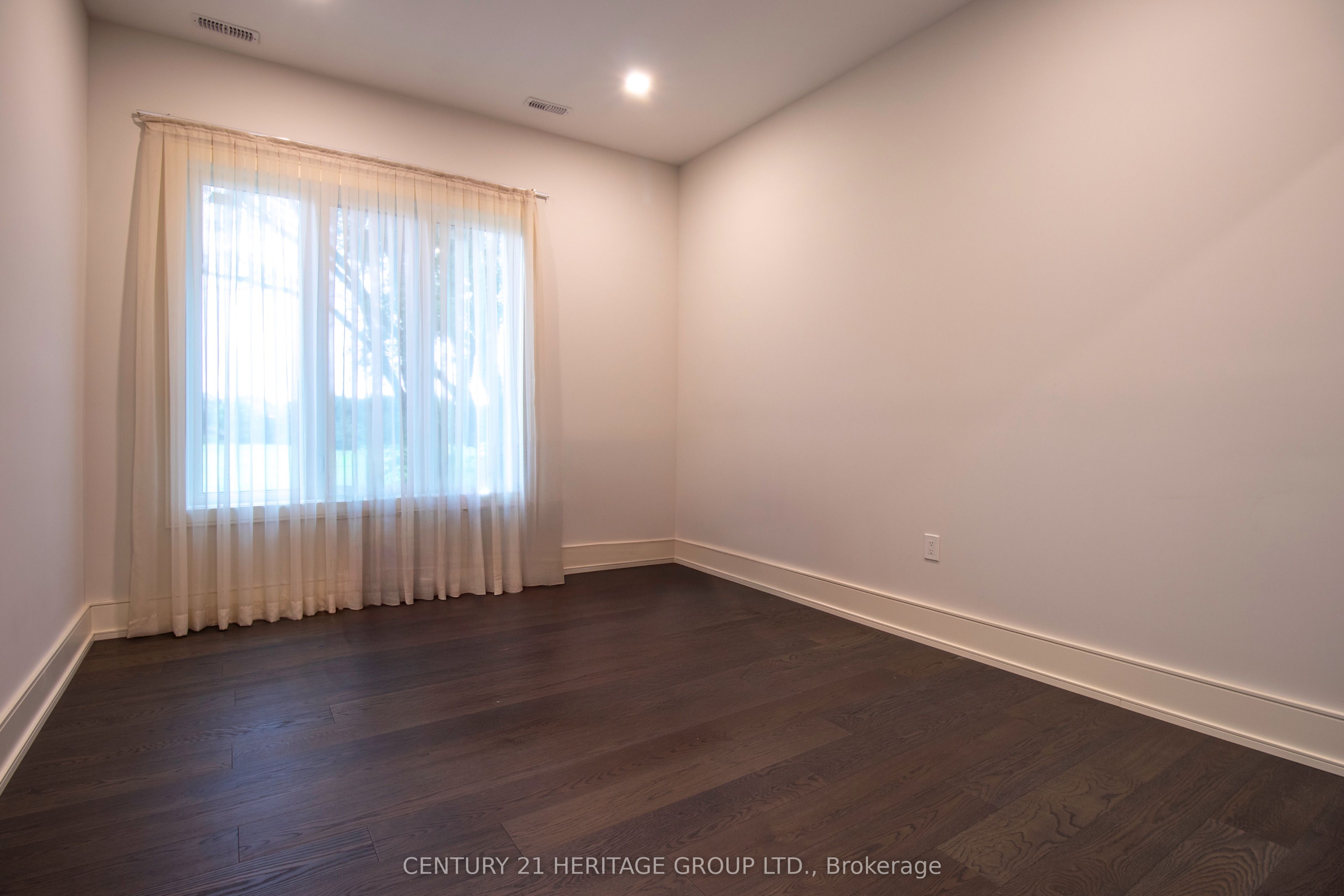 32 Devondale Avenue Property Photo 26
