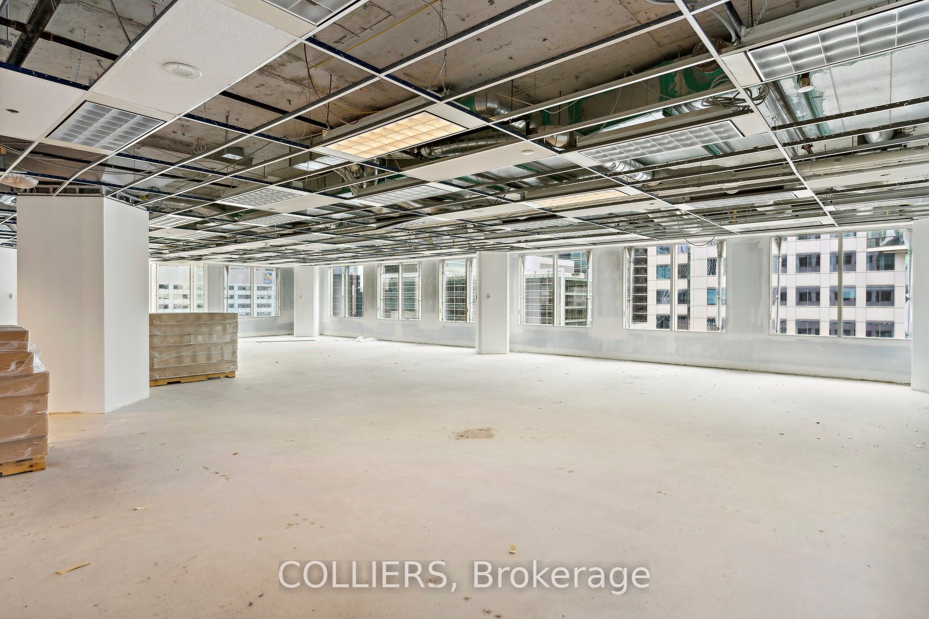 #900 - 225 King Street Property Photo 6