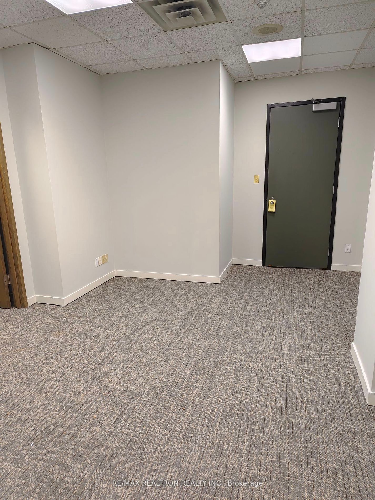 #219 - 1033 Bay Street Property Photo 8