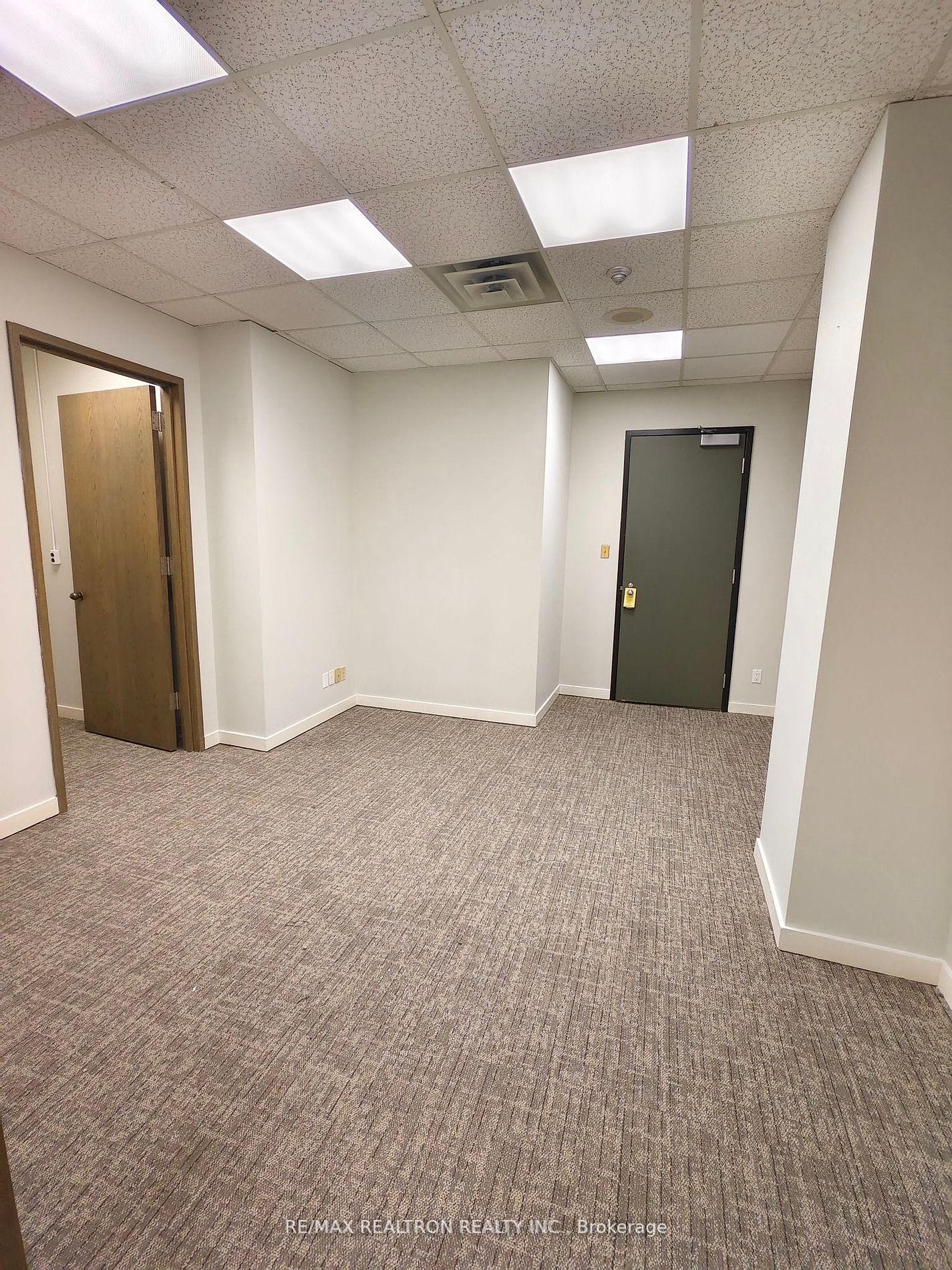 #219 - 1033 Bay Street Property Photo 12