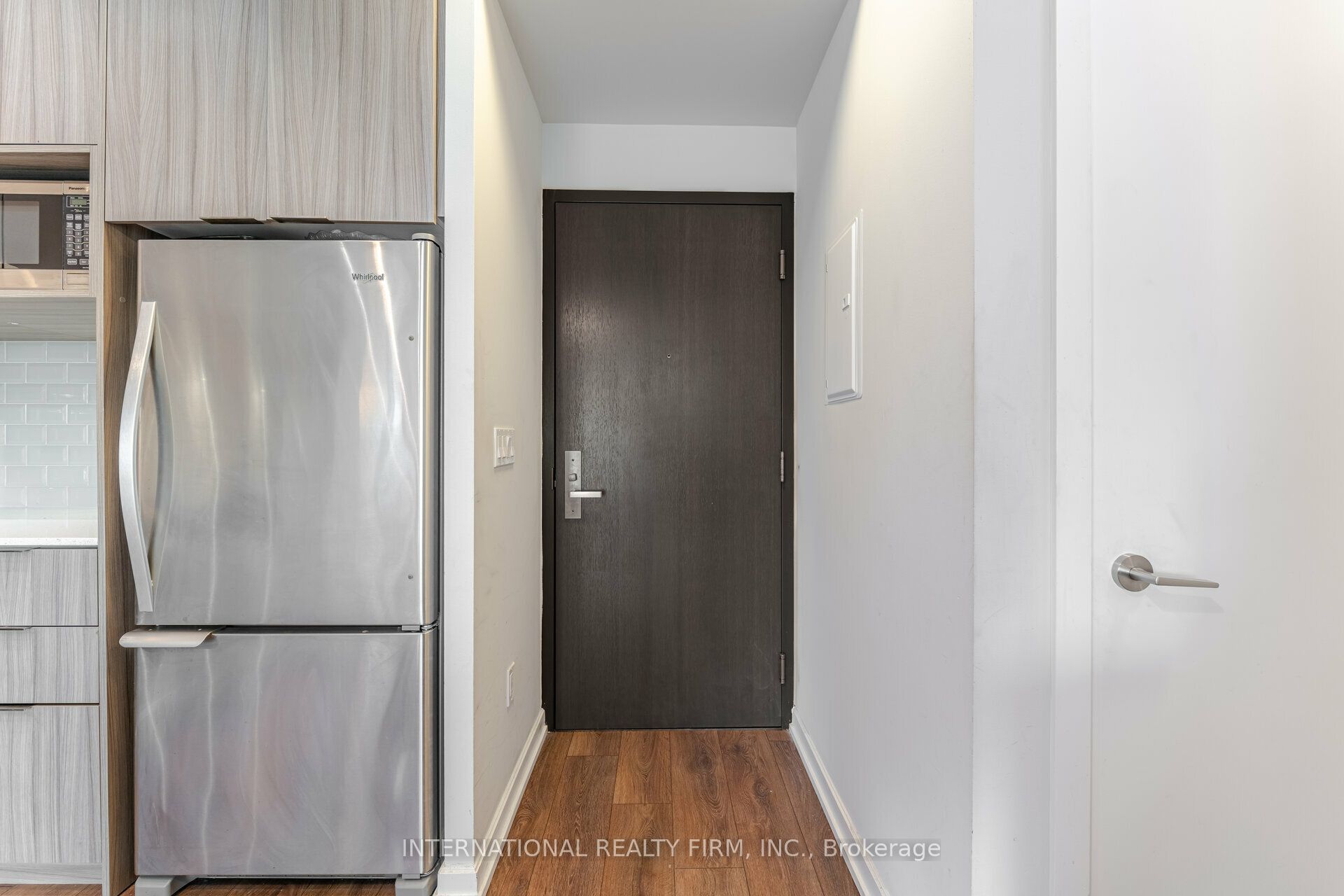 #303 - 52 Forest Manor Road Property Photo 5