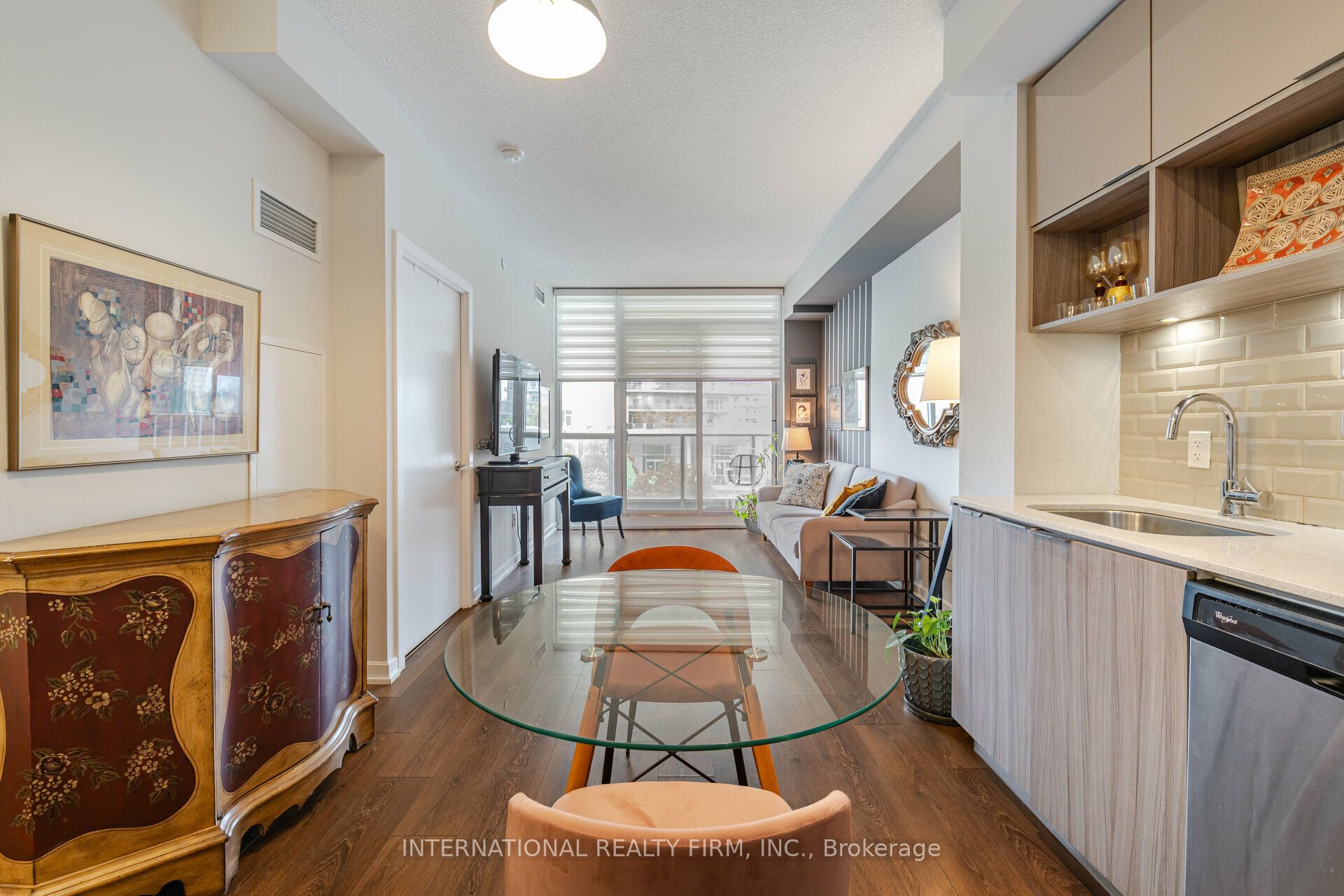 #303 - 52 Forest Manor Road Property Photo 8