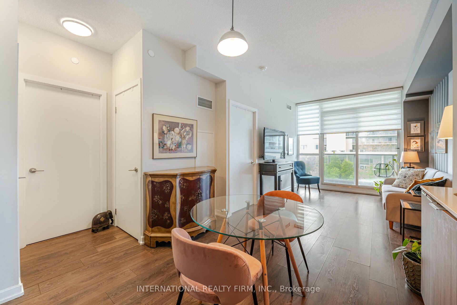 #303 - 52 Forest Manor Road Property Photo 9