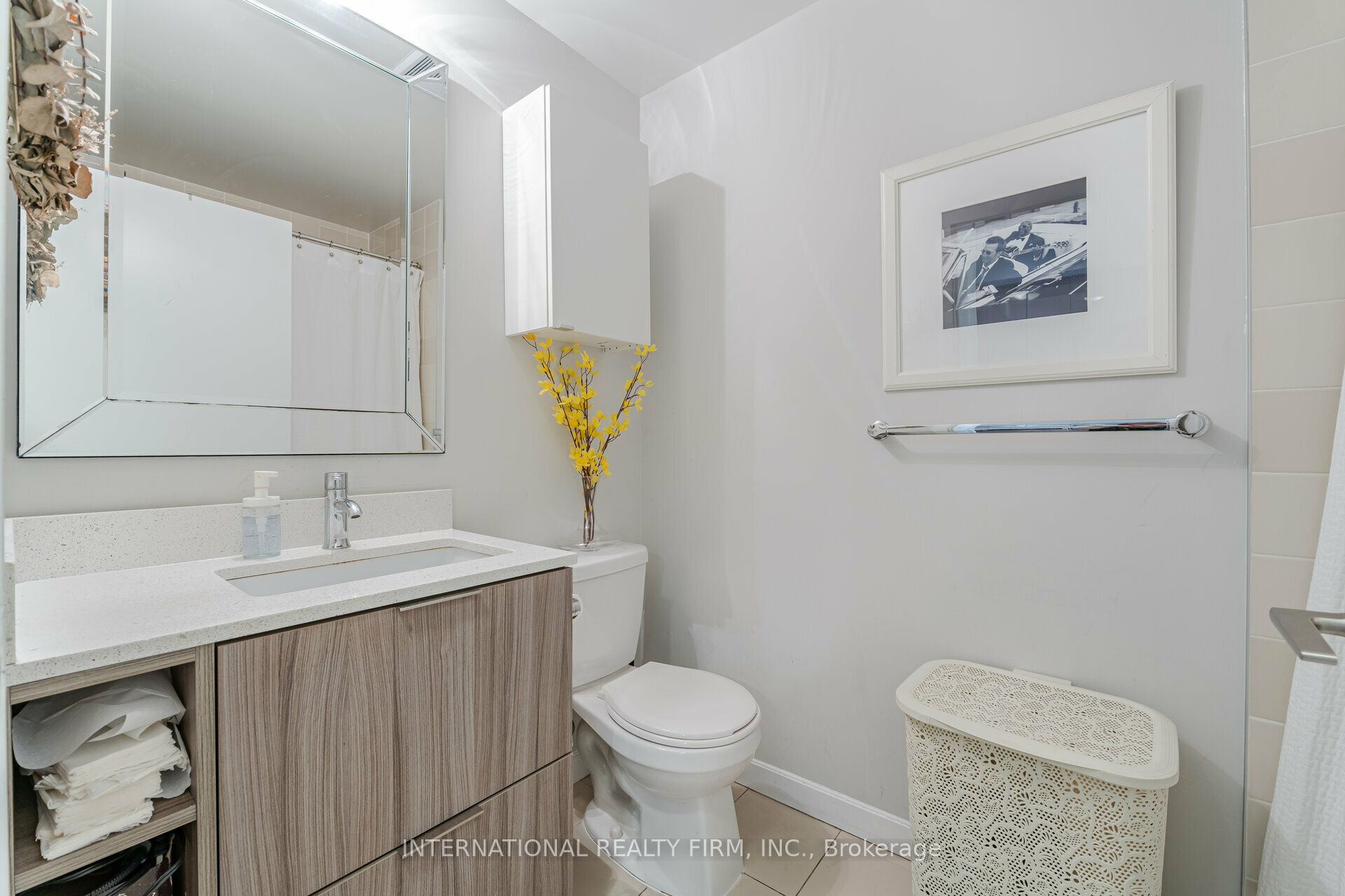 #303 - 52 Forest Manor Road Property Photo 18