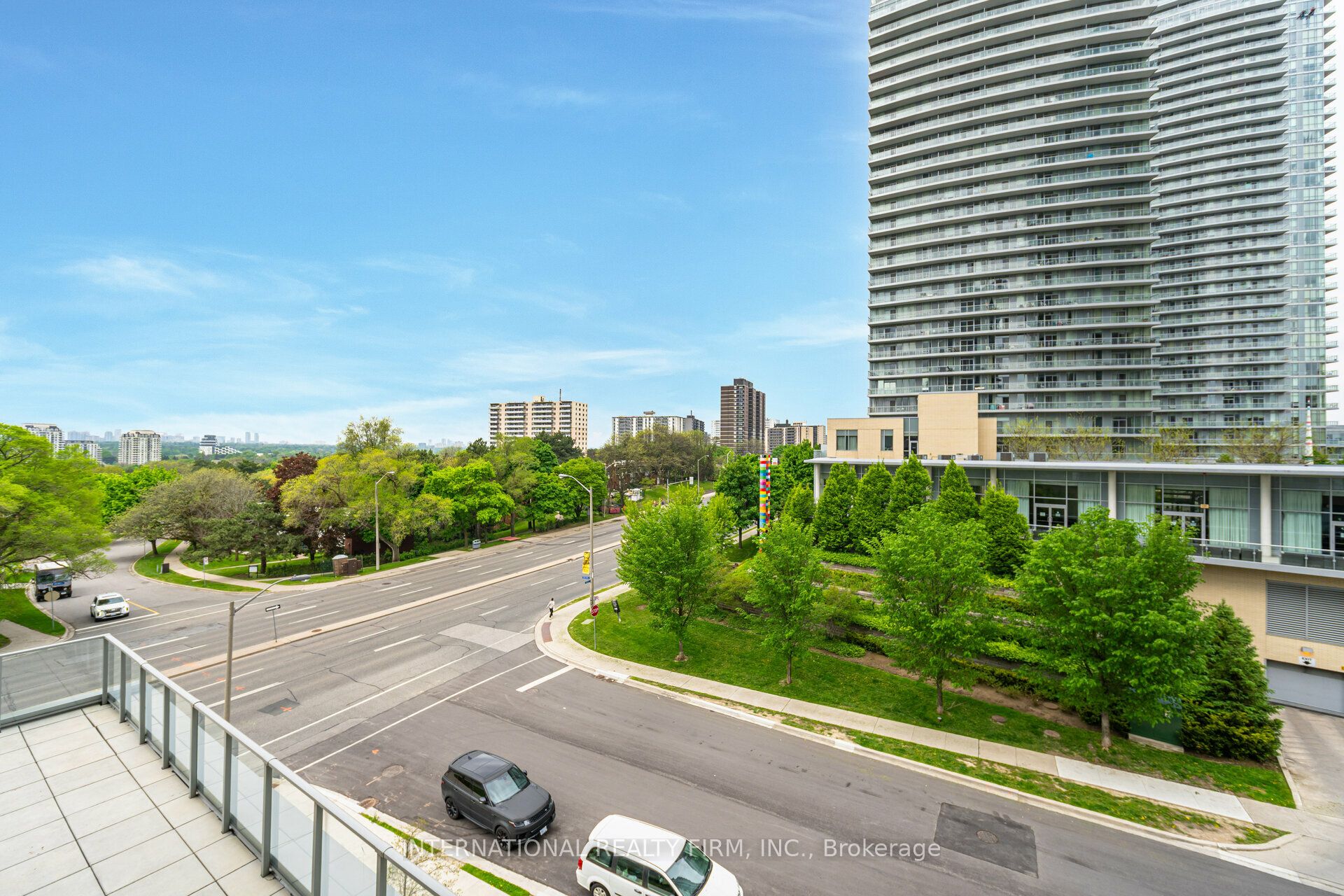 #303 - 52 Forest Manor Road Property Photo 22