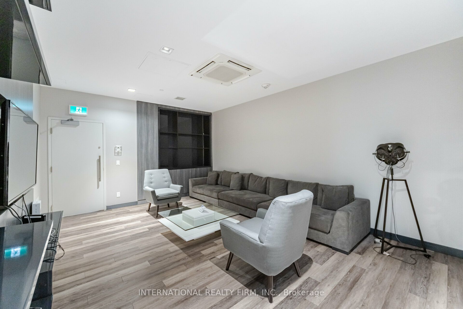 #303 - 52 Forest Manor Road Property Photo 28