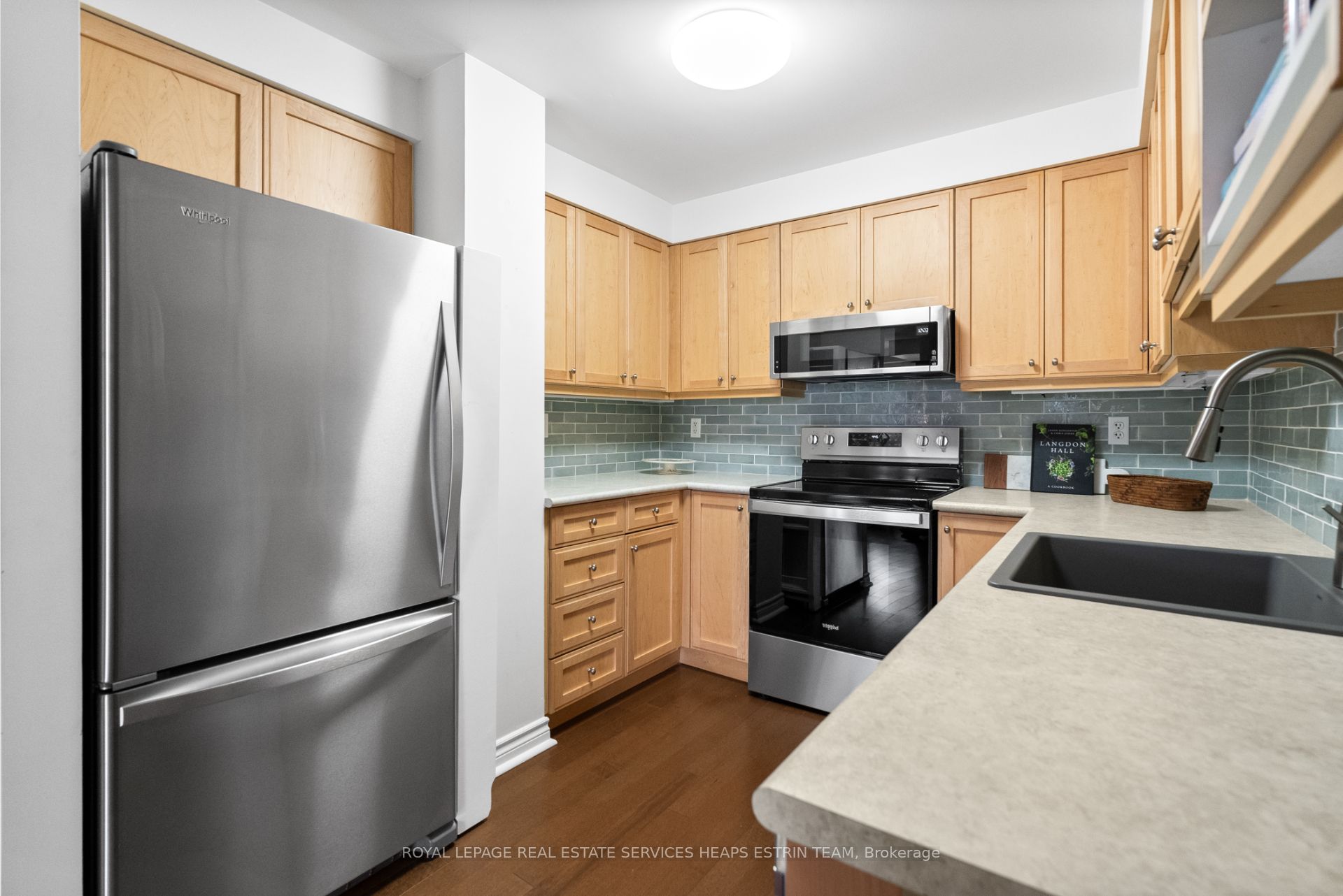 #102 - 645 Millwood Road Property Photo 11