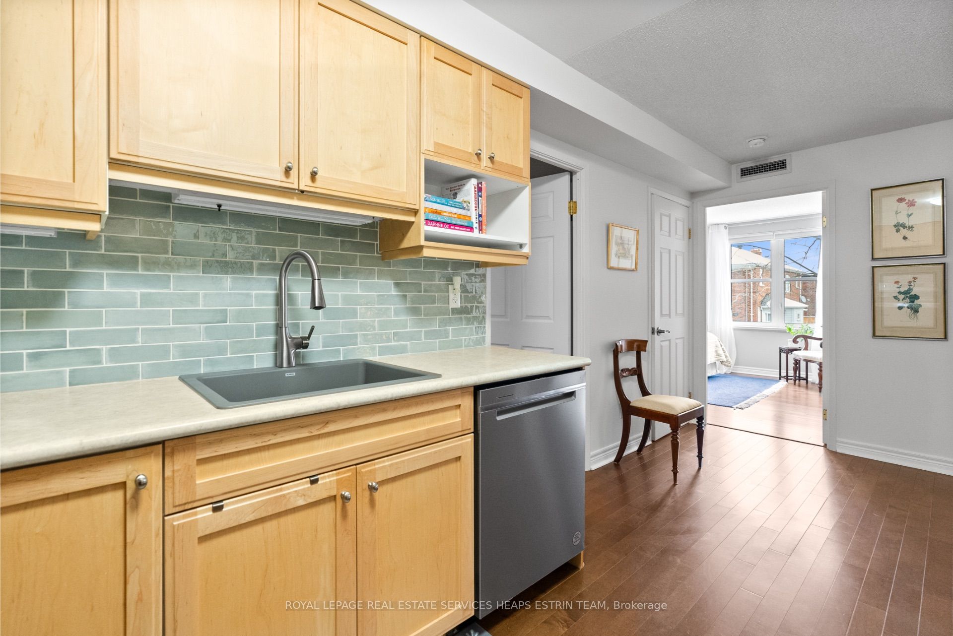 #102 - 645 Millwood Road Property Photo 13