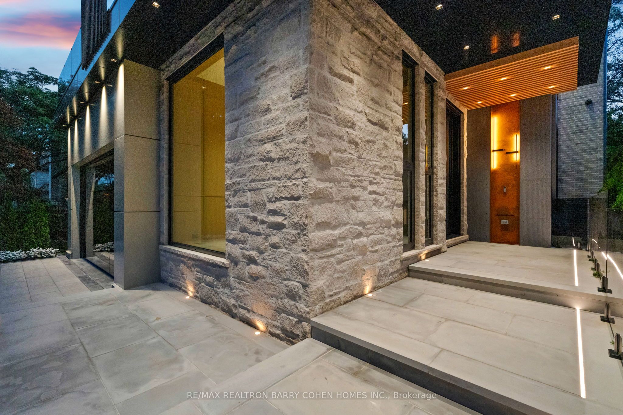 60 Alexandra Wood Property Photo 4